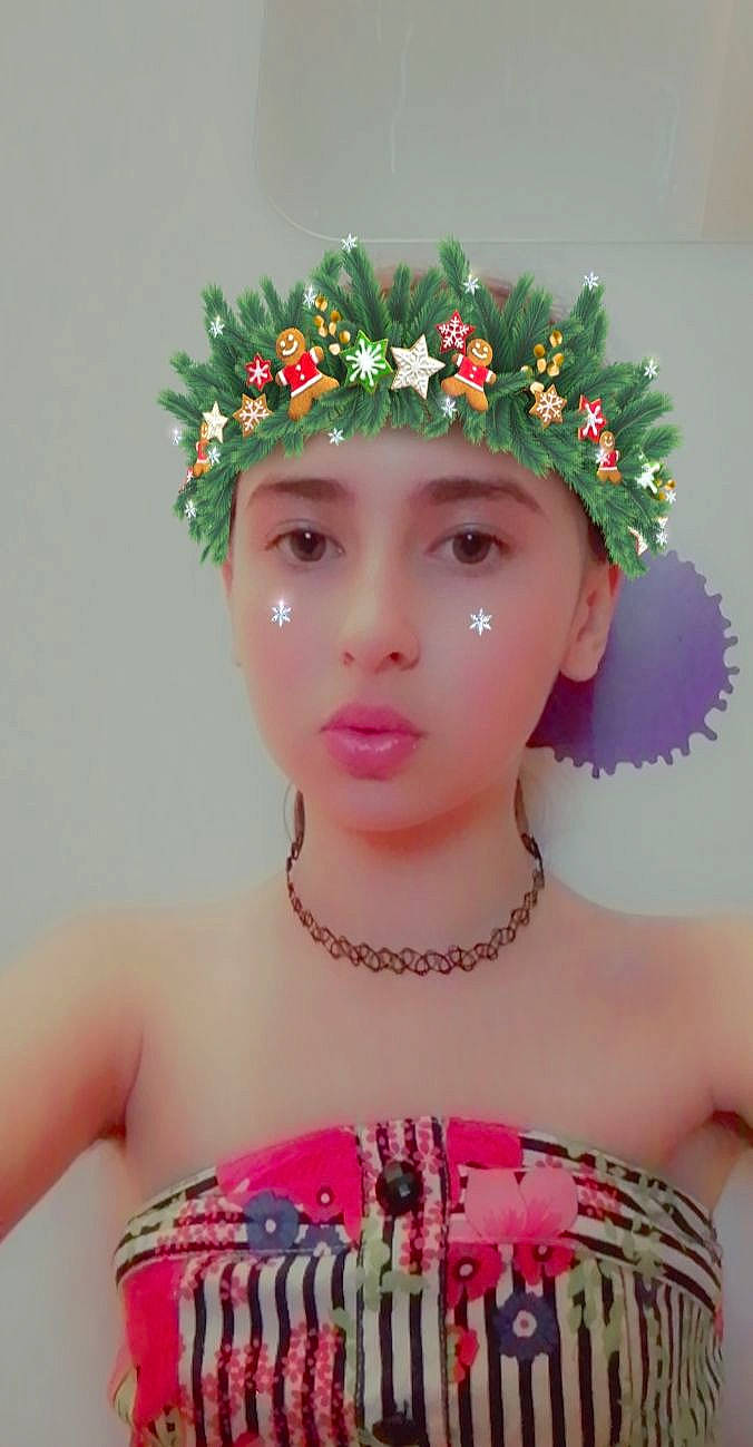 Chiara participe au concours pour gagner de l'argent avec cette photo : artificial_flower, beauty, body_jewelry, cosmetics, creative_arts, eye_liner, eyebrow, eyelash, fashion, fashion_accessory, floral_design, hair_accessory, headgear, headpiece, headwear, jewellery, lip, makeover, model, person