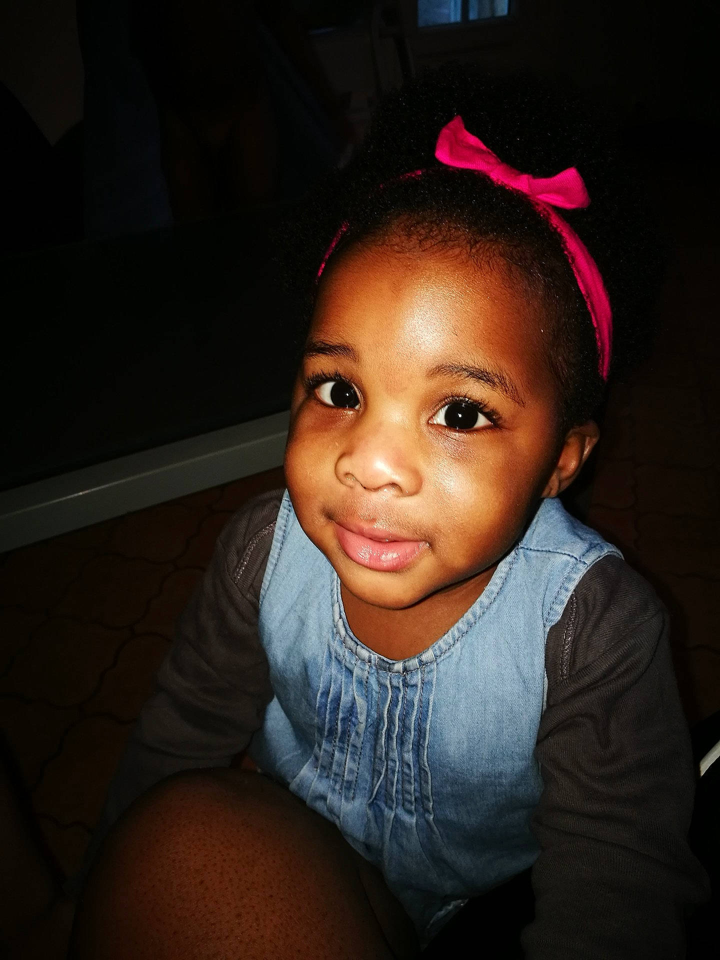 Myla a rejoint le concours — aidez-le/la à gagner de superbes lots ! beauty, black_hair, cheek, child, eye, eyebrow, face, forehead, fun, girl, head, human, human_body, joy, lip, nose, organ, person, pink, skin