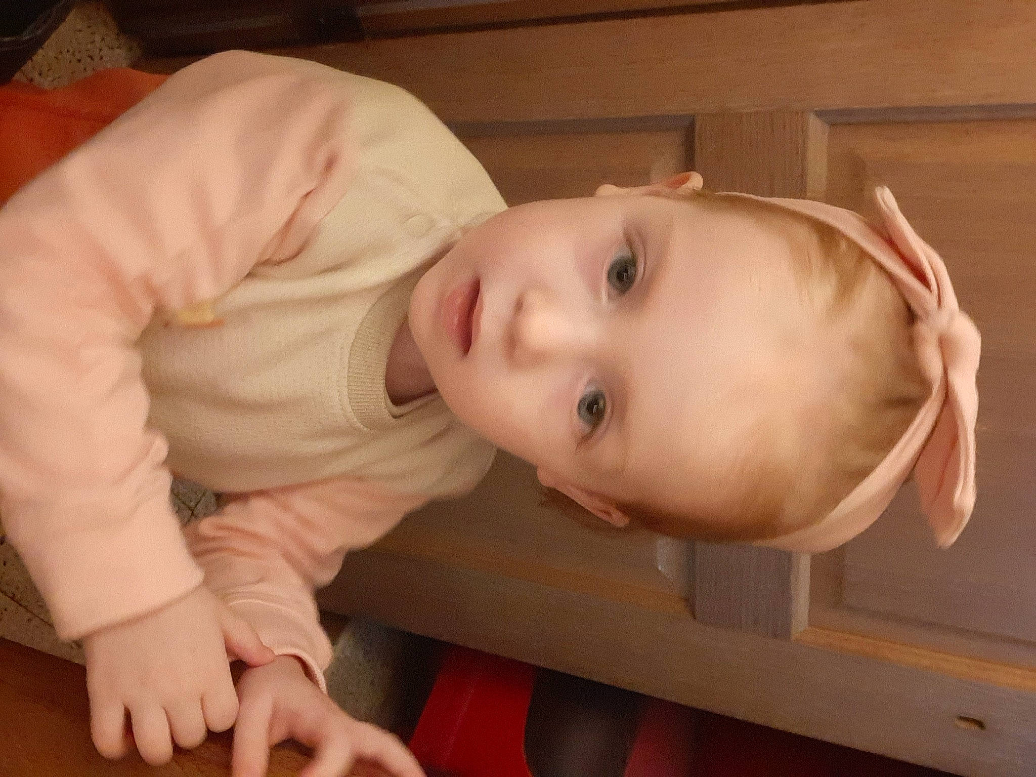 Arlina participe au concours pour gagner de l'argent avec cette photo : baby, baby_toddler_clothing, cheek, chin, collar, comfort, eye, eyelash, face, flooring, head, iris, lip, mouth, nose, person, skin, sleeve, smile, toddler