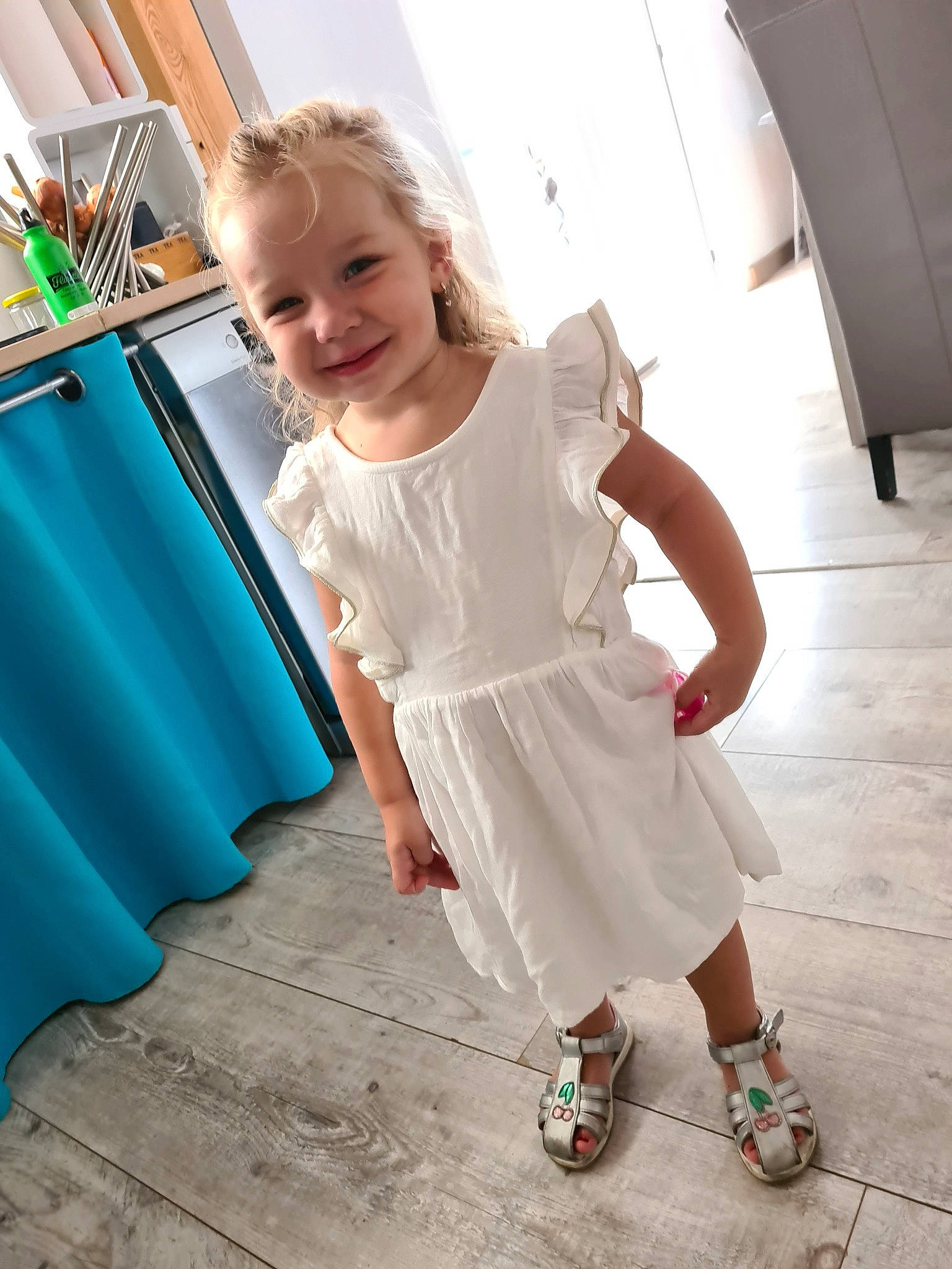 Summer participe au concours pour gagner de l'argent avec cette photo : blue, child, child_model, clothing, dress, flooring, footwear, joint, joy, leg, leisure, person, photography, play, shoe, shoulder, smile, t_shirt, toddler, turquoise