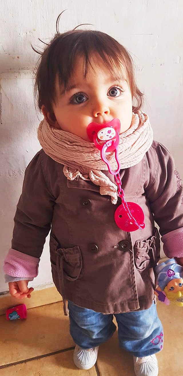 Oxana a rejoint le concours — aidez-le/la à gagner de superbes lots ! child, lip, nose, outerwear, person, toddler