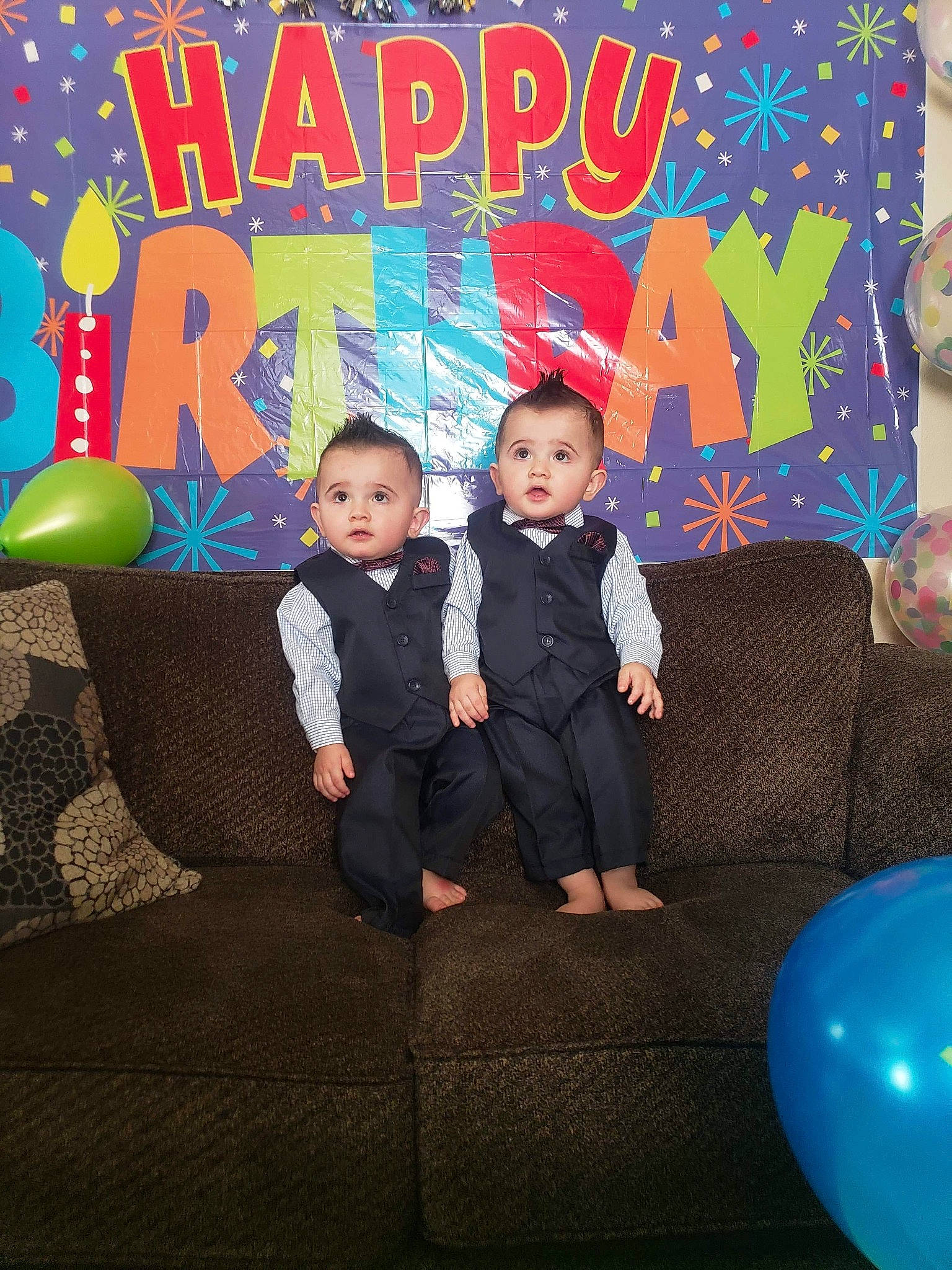 Yusuf And Yasir is registered to the contest to win money with this photo: balloon, birthday, child, fun, party, party_supply, person, room, surprise, toddler, world