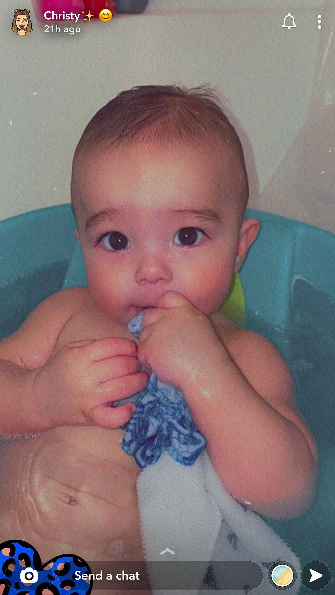 Mateo Santos is registered to the contest to win money with this photo: baby_bathing, cheek, chin, ear, eye, eyebrow, forehead, gesture, hair, hairstyle, hand, human_body, iris, leg, lip, mouth, neck, nose, person, skin