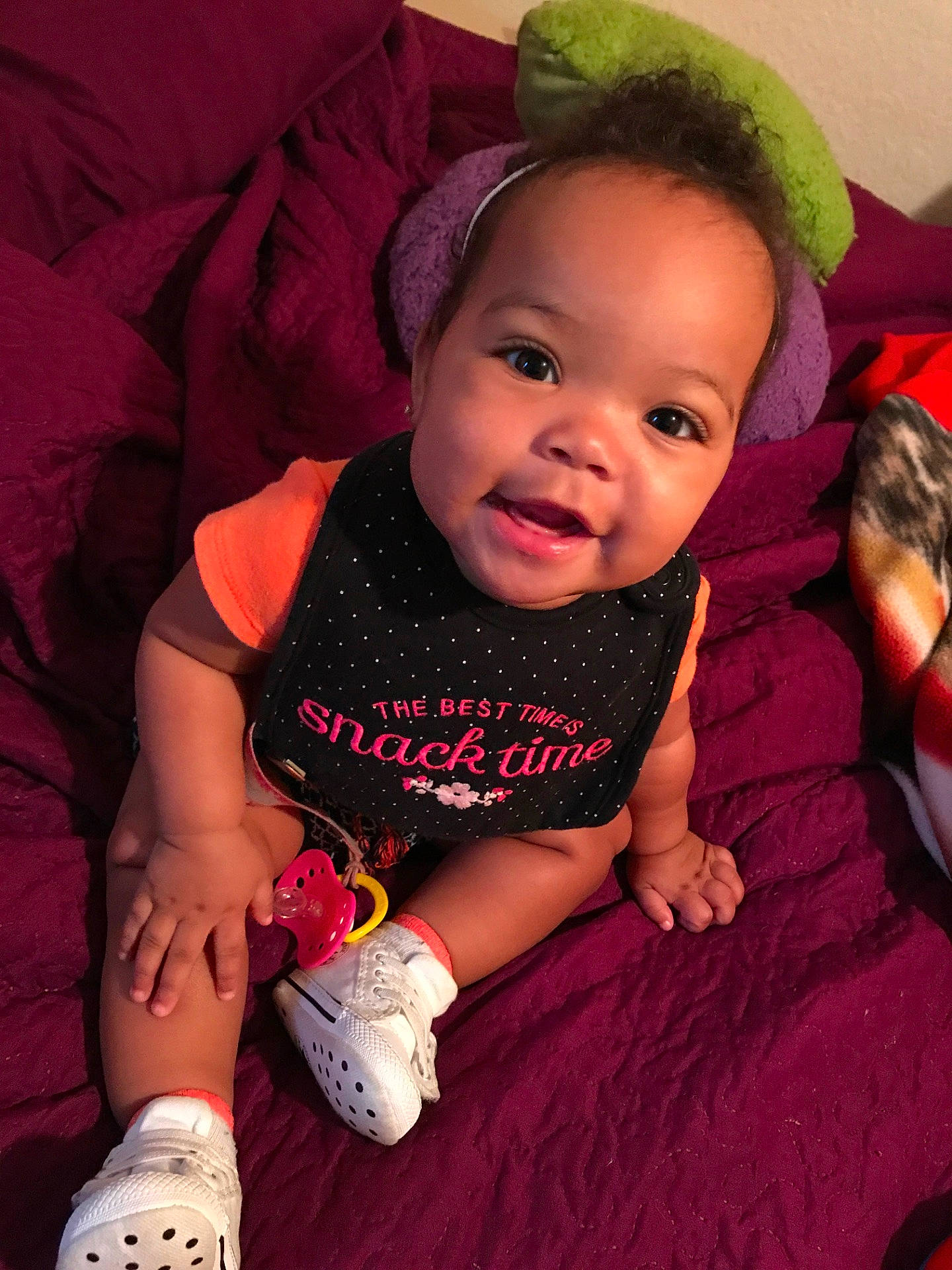 Kaia is registered to the contest to win money with this photo: child, finger, fun, girl, hand, happiness, headgear, infant, organ, person, pink, product, skin, smile, toddler