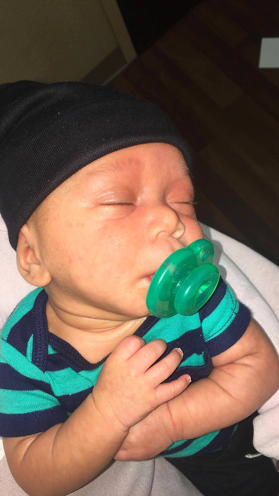 Zakhari is registered to the contest to win money with this photo: baby, baby_bottle, baby_products, baby_toddler_clothing, baby_toys, beanie, bonnet, child, headgear, headwear, knit_cap, nail, person, plastic, plastic_bottle, toddler, wool