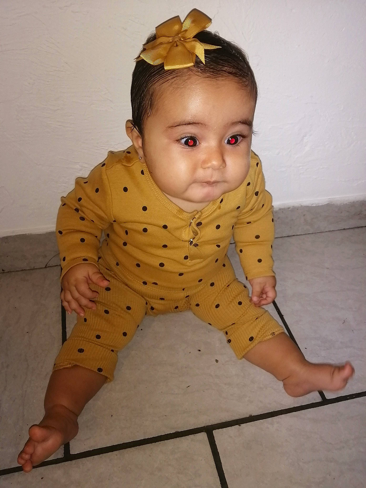 Peyton a rejoint le concours — aidez-le/la à gagner de superbes lots ! baby, baby_toddler_clothing, child, floor, pattern, person, skin, sleeve, toddler