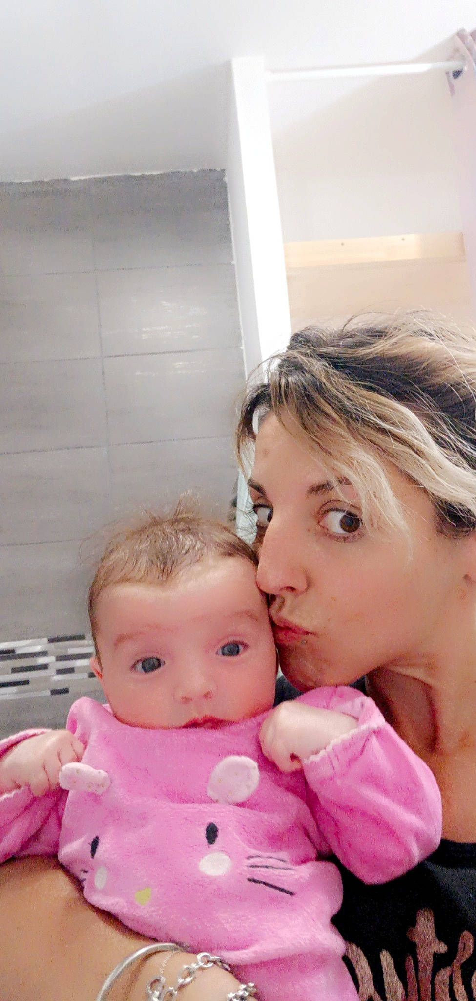 Elena a rejoint le concours — aidez-le/la à gagner de superbes lots ! baby, baby_toddler_clothing, cheek, child, chin, ear, eyebrow, eyelash, fun, gesture, grass, happy, iris, jewellery, lip, mouth, nose, person, pink, skin