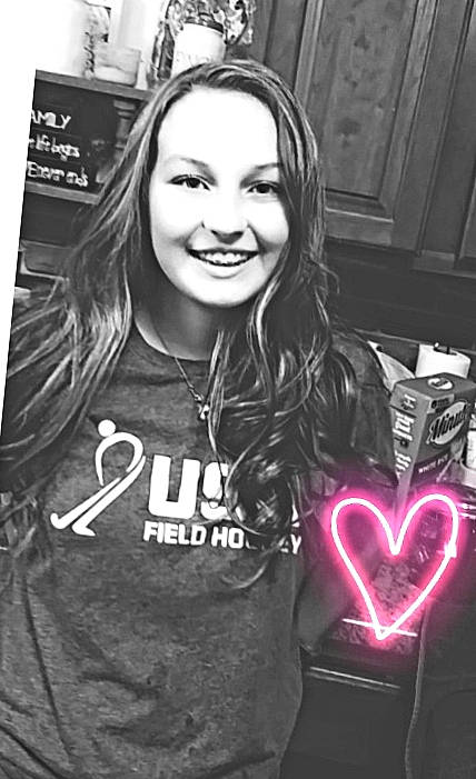 Juliana G is registered to the contest to win money with this photo: black_and_white, cool, joy, lip, long_hair, person, photography, selfie, smile, style