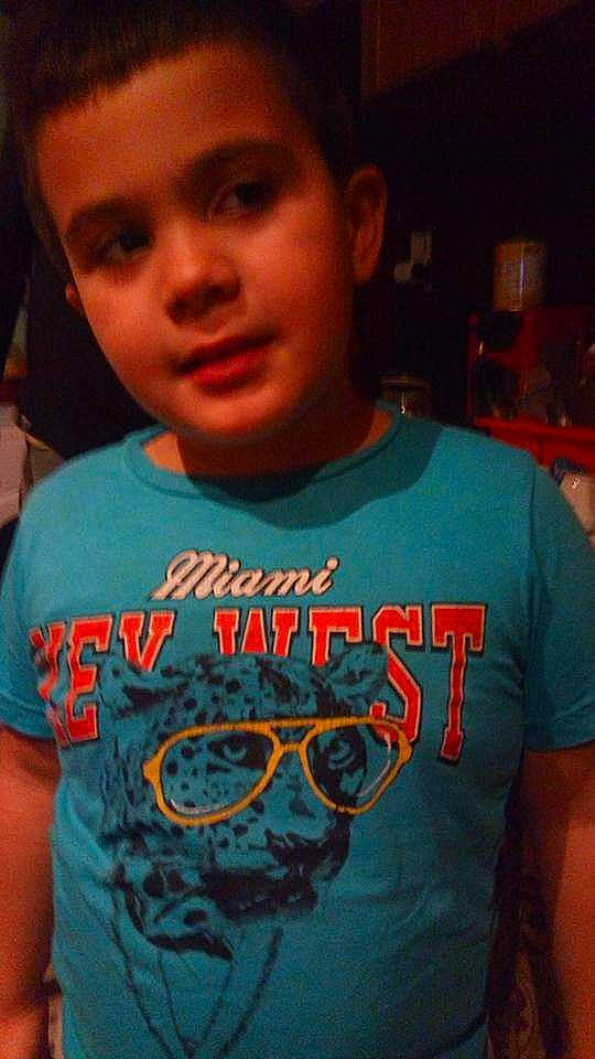 Joao a rejoint le concours — aidez-le/la à gagner de superbes lots ! active_shirt, cheek, chest, chin, cool, electric_blue, eyebrow, forehead, fun, goggles, happy, jaw, mouth, neck, nose, person, shoulder, sleeve, sportswear, sunglasses