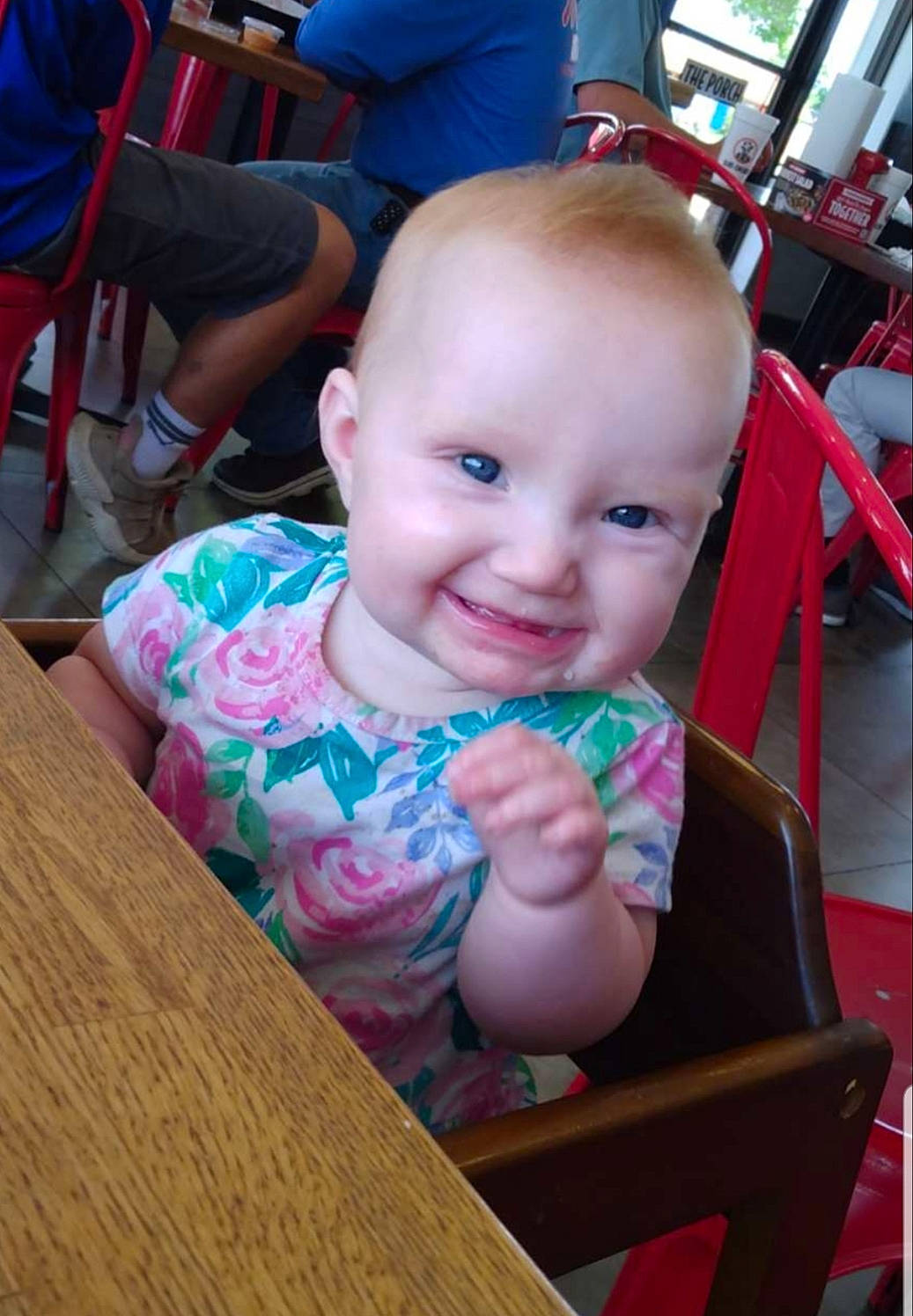 Esmeralda is registered to the contest to win money with this photo: baby, chair, cheek, event, facial_expression, finger, fun, furniture, happy, iris, joy, leisure, lip, nose, person, pink, sitting, skin, smile, thumb