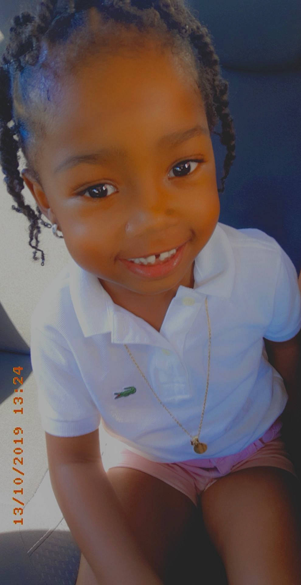 Kélyana participe au concours pour gagner de l'argent avec cette photo : beauty, cheek, child, child_model, chin, eye, eyebrow, face, facial_expression, forehead, fun, hair, hairstyle, head, joy, lip, nose, person, pink, skin