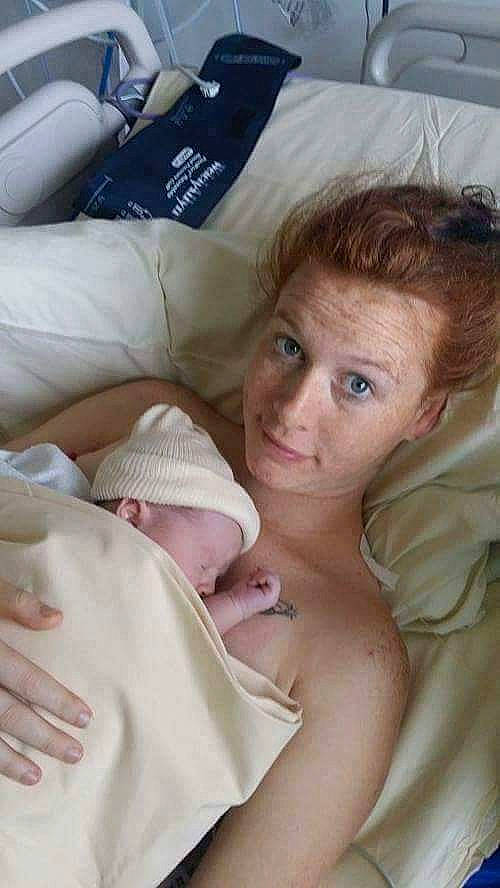 Myla participe au concours pour gagner de l'argent avec cette photo : baby, birth, blond, cheek, child, childbirth, daughter, mother, person, skin, toddler