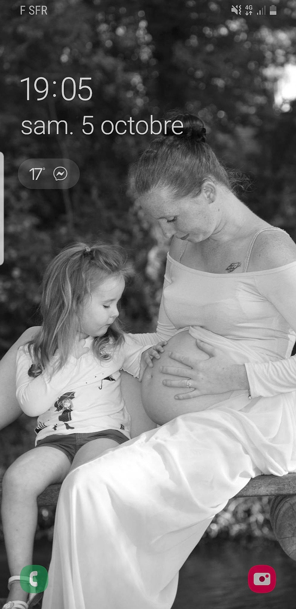 Myla participe au concours pour gagner de l'argent avec cette photo : baby, birth, black_and_white, child, daughter, dress, family, gesture, happy, interaction, love, monochrome, monochrome_photography, mother, people, person, photo_caption, photograph, photography, stock_photography