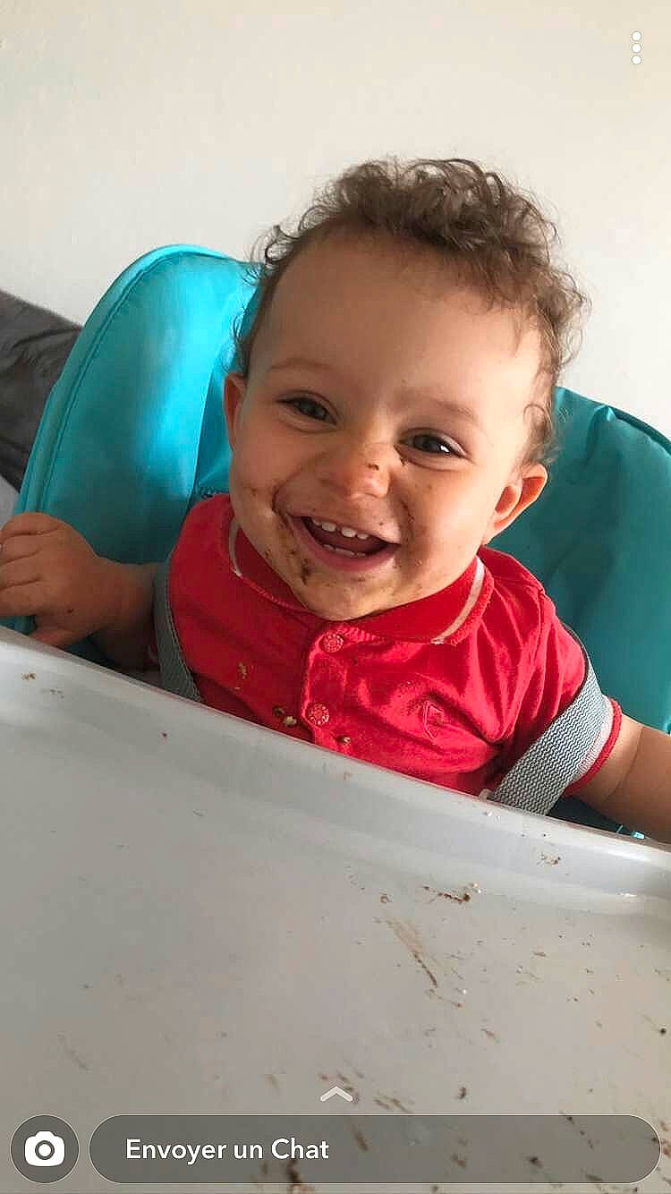 Sohan participe au concours pour gagner de l'argent avec cette photo : arm, baby_toddler_clothing, cheek, child, chin, comfort, eye, fun, happy, human_body, joy, leisure, lip, mouth, nose, person, sitting, skin, sleeve, smile