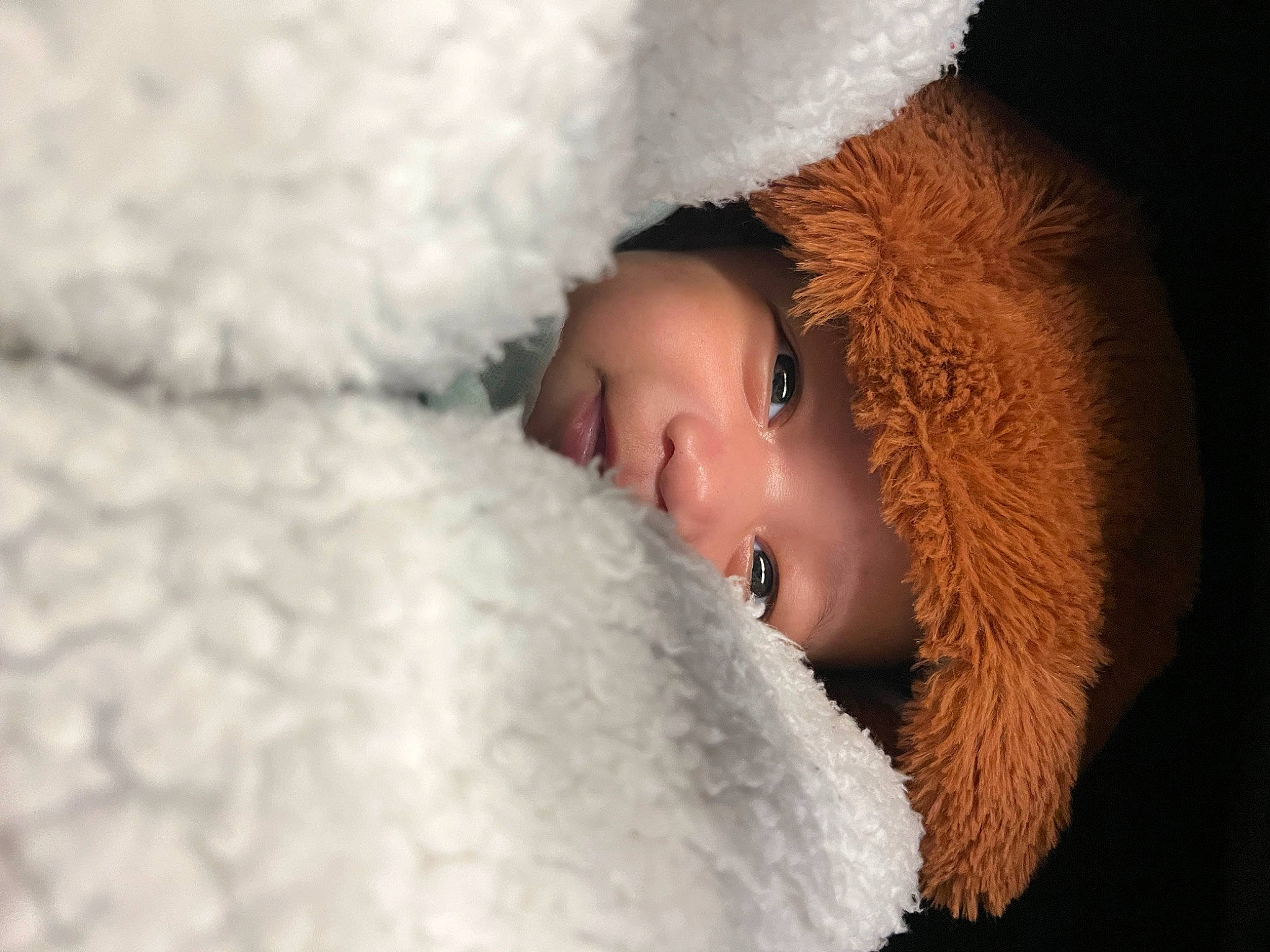 Mamady a rejoint le concours — aidez-le/la à gagner de superbes lots ! baby, cap, child, close_up, comfort, event, eye, eyebrow, eyelash, flash_photography, freezing, fur, head, headwear, knit_cap, linens, lip, nose, person, skin