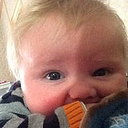 Sacha participe au concours pour gagner de l'argent avec cette photo :