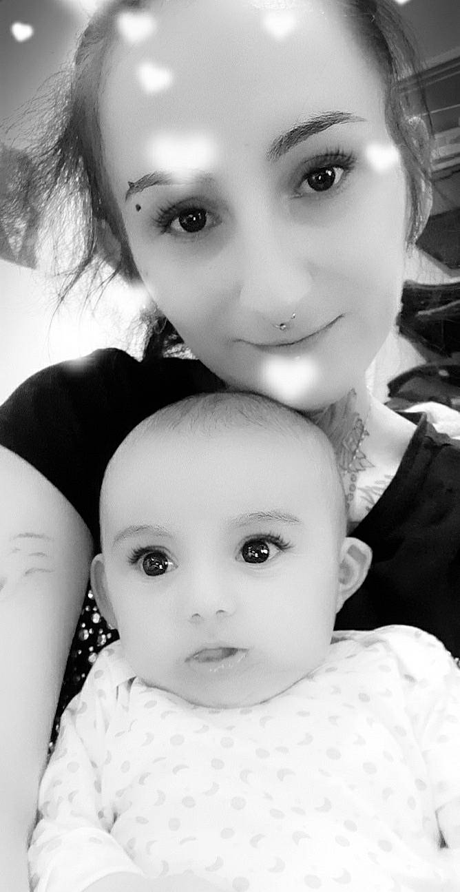 Camélia a rejoint le concours — aidez-le/la à gagner de superbes lots ! black, cheek, chin, eye, eyebrow, eyelash, face, flash_photography, forehead, hairstyle, happy, human, iris, lip, mouth, nose, organ, person, photograph, skin