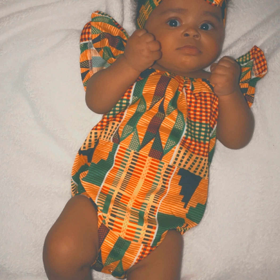 Mya a rejoint le concours — aidez-le/la à gagner de superbes lots ! abdomen, brown, child, ear, fawn, head, joint, orange, organ, skin, textile, toddler, trunk