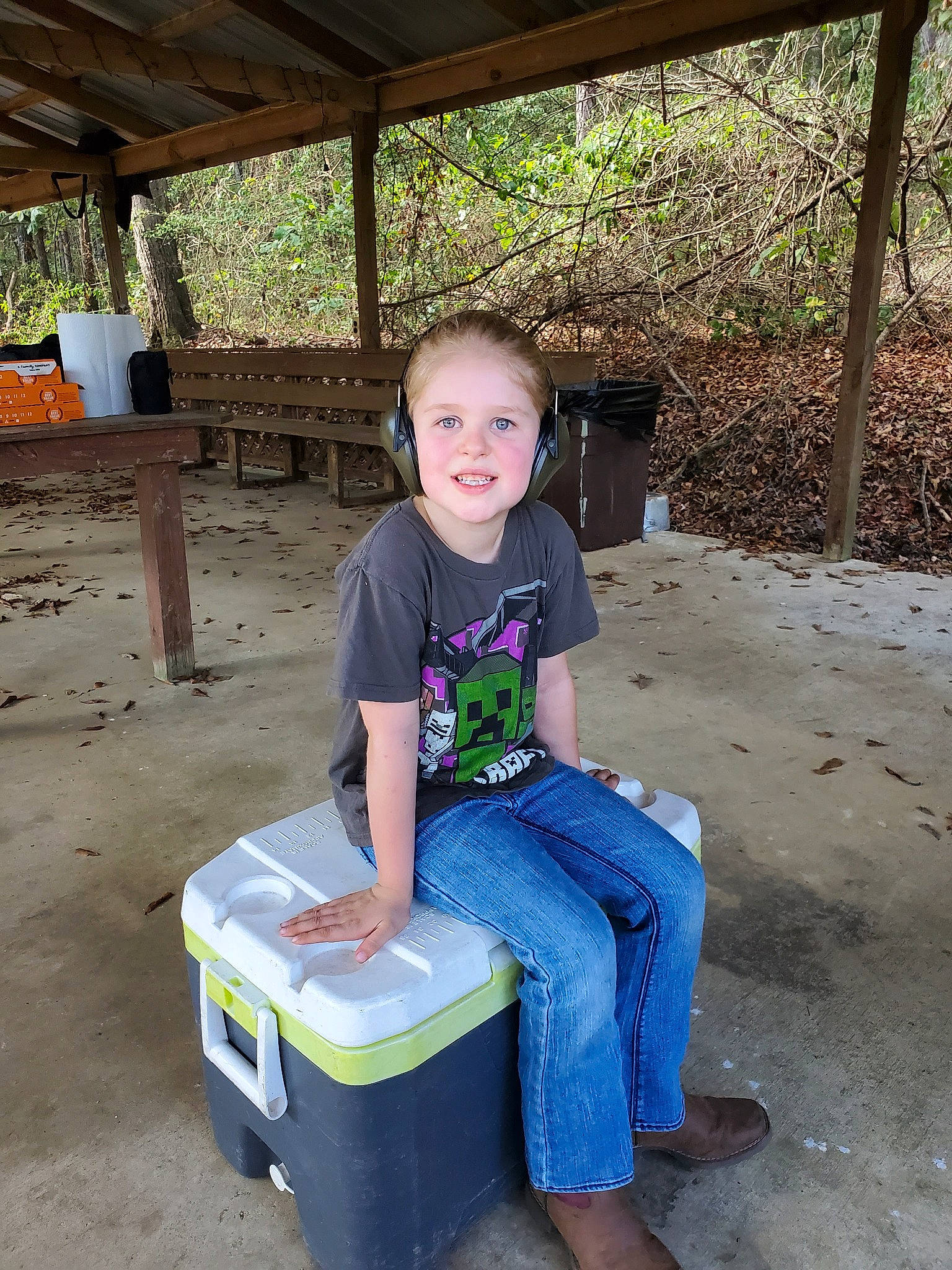 Ravyn is registered to the contest to win money with this photo: bucket, child, joy, person