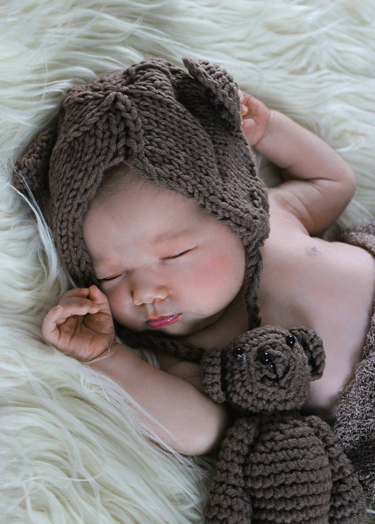 Neyla a rejoint le concours — aidez-le/la à gagner de superbes lots ! baby, baby_sleeping, beanie, bonnet, cap, child, crochet, fashion_accessory, fur, hat, headgear, knit_cap, knitting, person, photograph, photography, portrait_photography, skin, toddler, wool