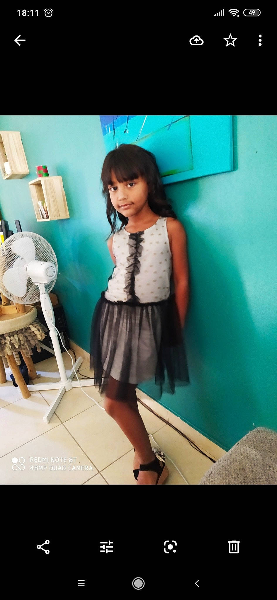 Naomi a rejoint le concours — aidez-le/la à gagner de superbes lots ! abdomen, black_hair, clothing, dress, fashion, fashion_accessory, fashion_design, human_leg, knee, leg, long_hair, neck, person, photography, sitting, snapshot, thigh, tights, trunk, turquoise