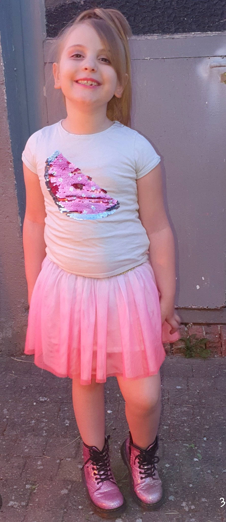 Irina a rejoint le concours — aidez-le/la à gagner de superbes lots ! abdomen, chest, clothing, cocktail_dress, day_dress, embellishment, fashion, joint, joy, lavender, magenta, neck, one_piece_garment, peach, person, pink, purple, shoulder, sleeve, thigh