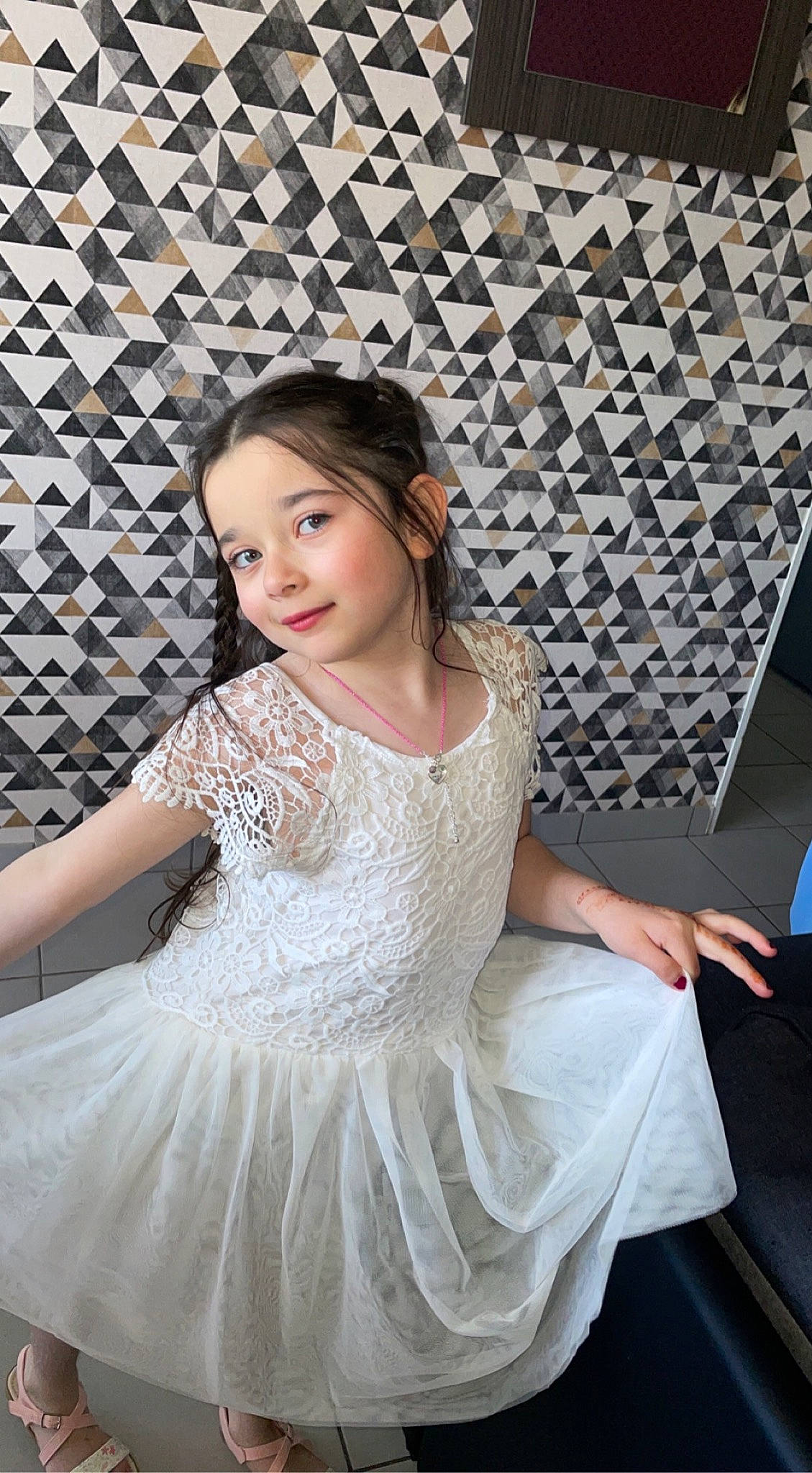 Chadliya a rejoint le concours — aidez-le/la à gagner de superbes lots ! black_hair, bridal_accessory, bridal_clothing, bridal_party_dress, dress, embellishment, event, fashion_design, flash_photography, formal_wear, gown, hairstyle, happy, headpiece, joy, person, shoulder, skin, smile, textile