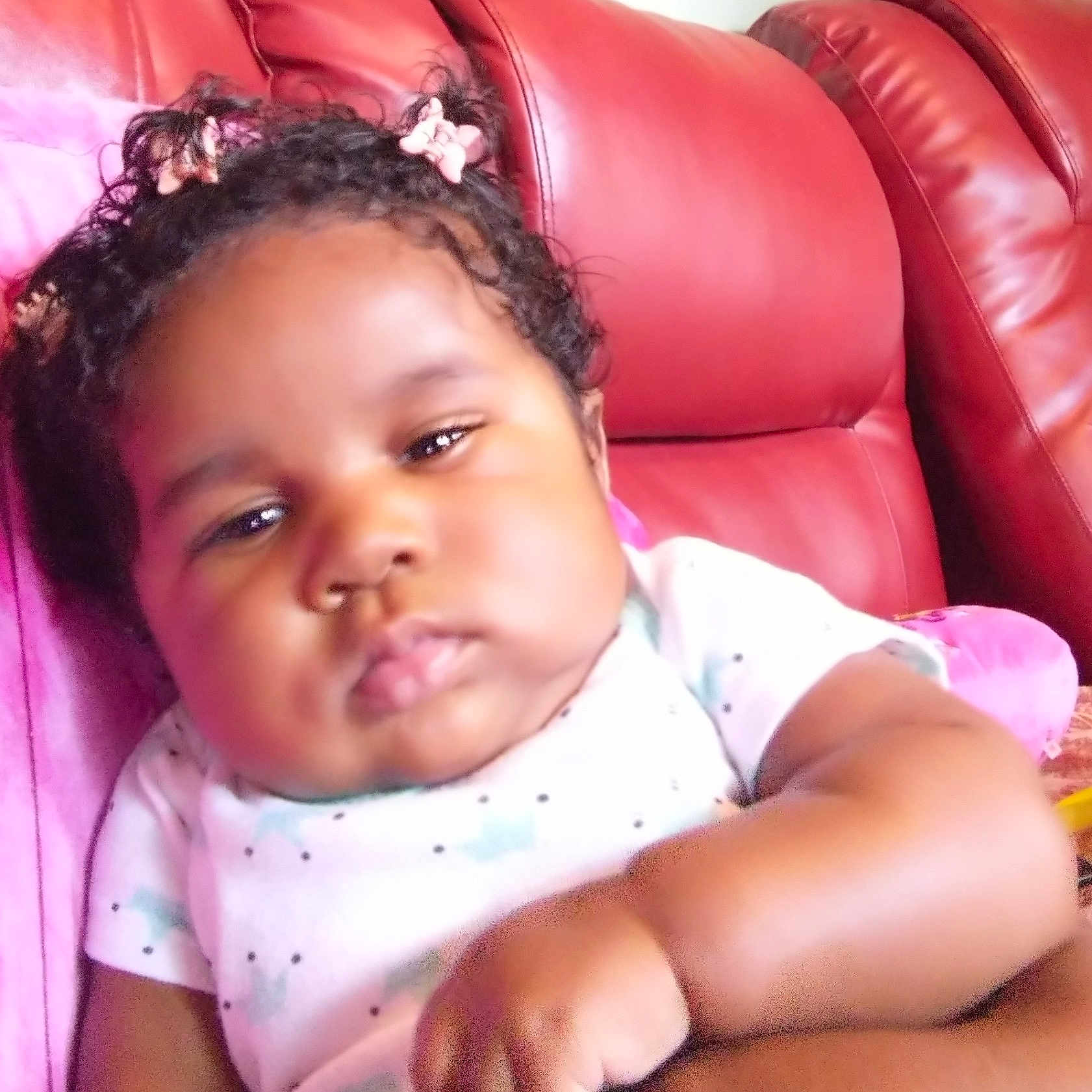 Jabria is registered to the contest to win money with this photo: architecture, baby, babylaughing, bodypart, chair, couch, cushion, face, furniture, happy, head, homedecor, mouth, person, photography, portrait, shoulder, sitting, smile, teeth