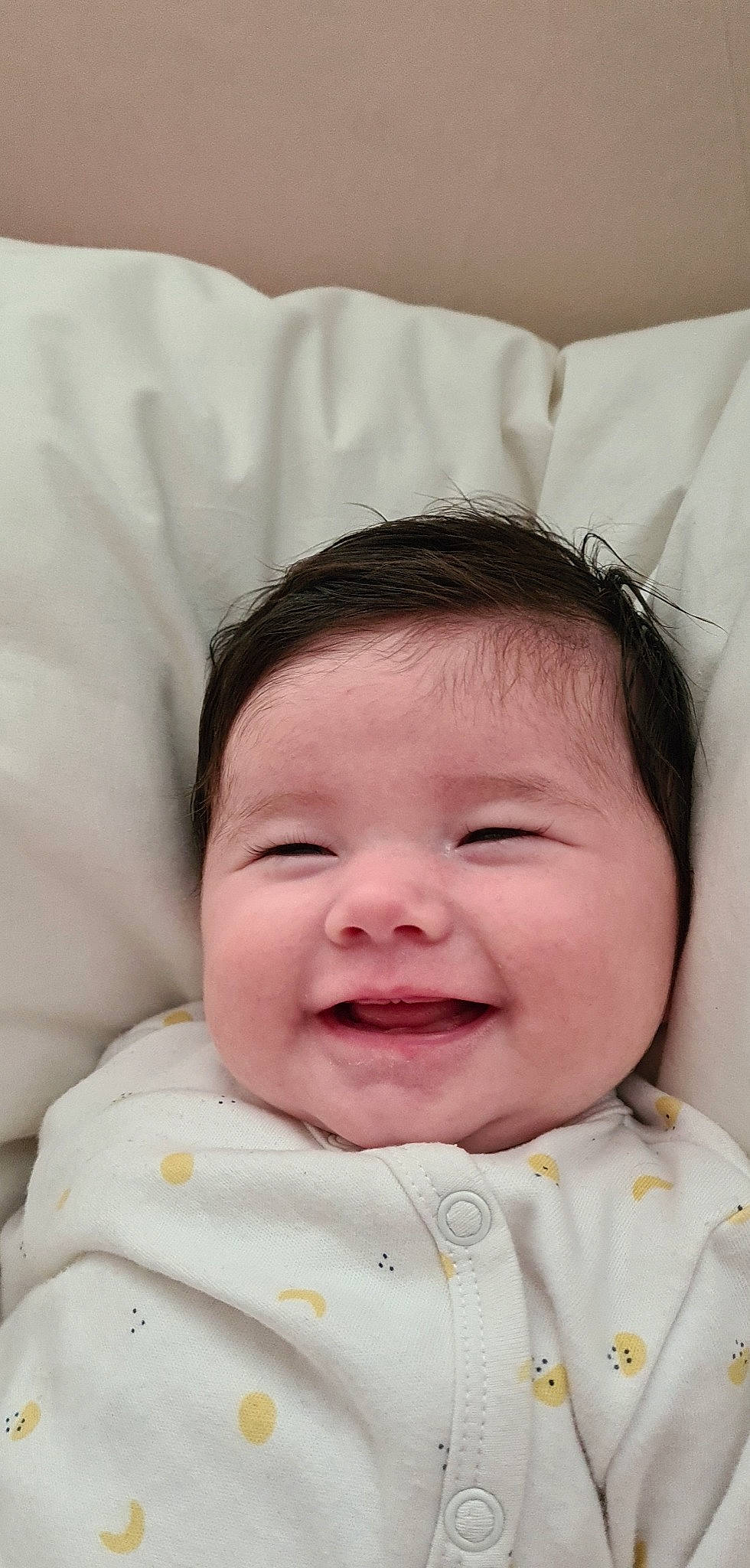 Andréa a rejoint le concours — aidez-le/la à gagner de superbes lots ! baby, baby_toddler_clothing, cheek, chin, collar, comfort, eyelash, face, happy, head, human, iris, joy, lip, nose, person, skin, sleeve, smile, textile