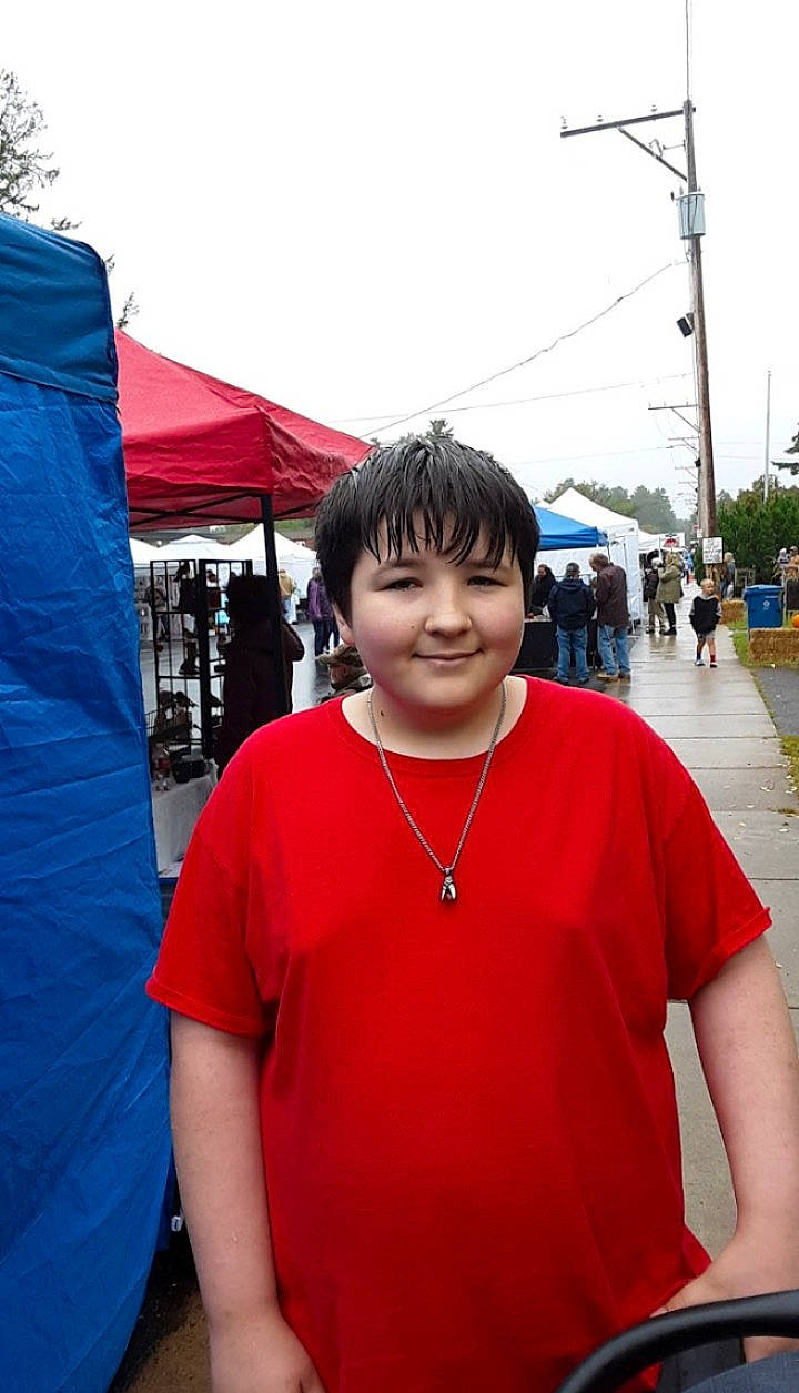 Valentino joined the competition — help win amazing prizes! electric_blue, electricity, event, eyewear, fashion_accessory, fun, happy, jewellery, joy, leisure, magenta, necklace, overhead_power_line, person, recreation, sky, sleeve, smile, t_shirt, tourism