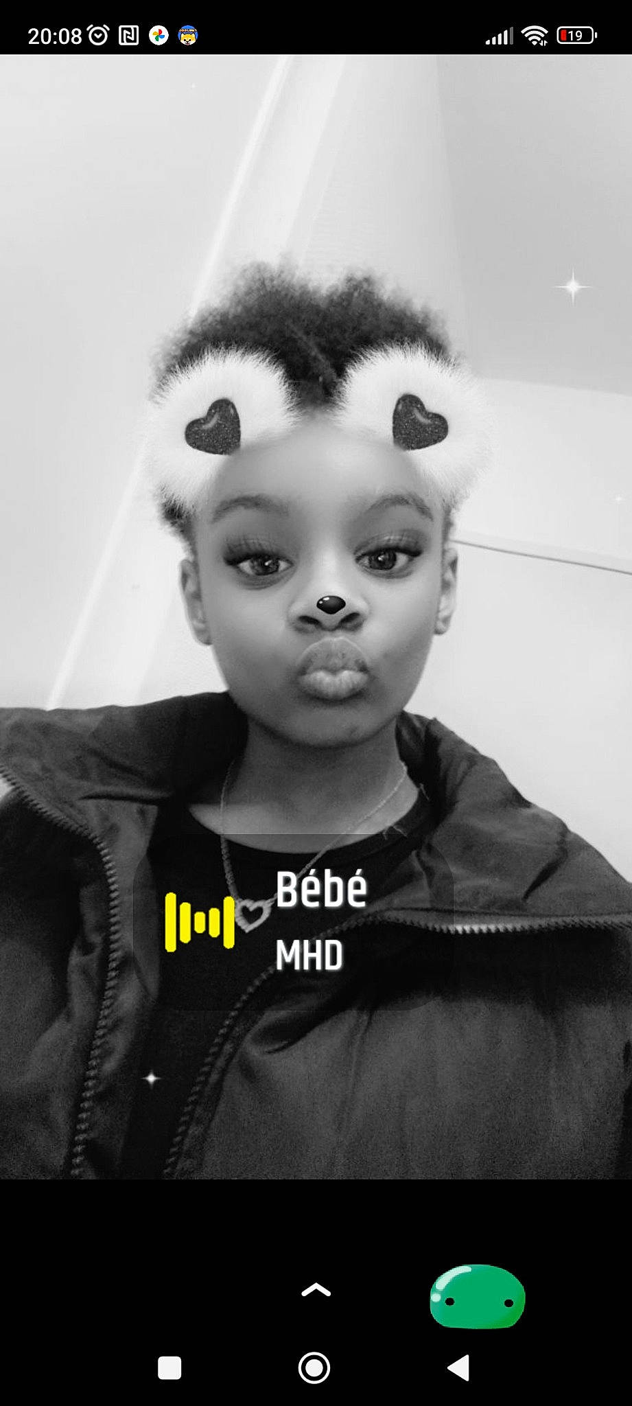 Naijahti a rejoint le concours — aidez-le/la à gagner de superbes lots ! animal_product, art, black, ear, eye, eyebrow, eyelash, eyewear, fashion_accessory, fashion_design, flash_photography, happy, iris, jaw, monochrome, monochrome_photography, neck, outerwear, person, personal_protective_equipment