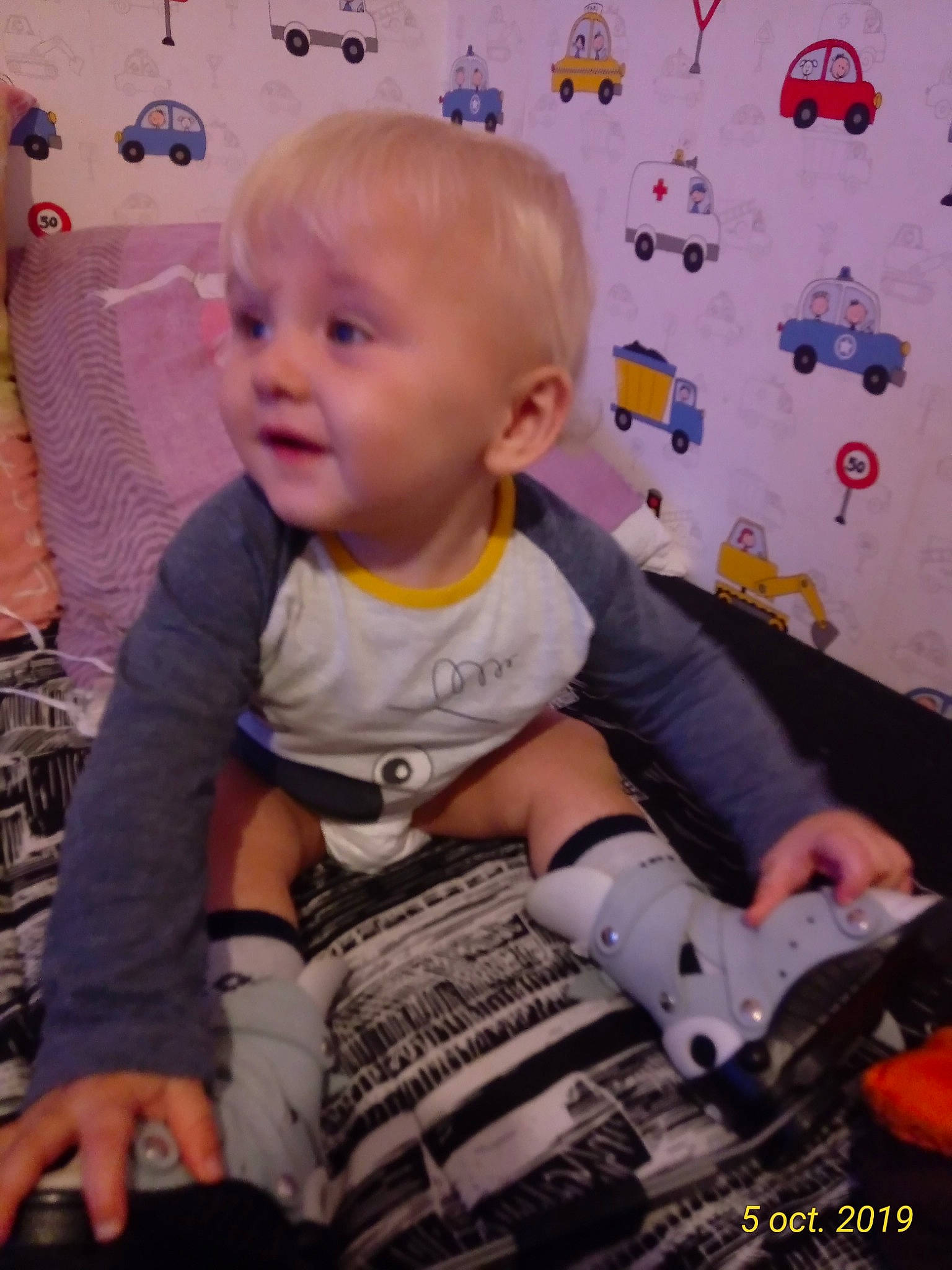 Ilario a rejoint le concours — aidez-le/la à gagner de superbes lots ! baby, cheek, child, person, play, toddler