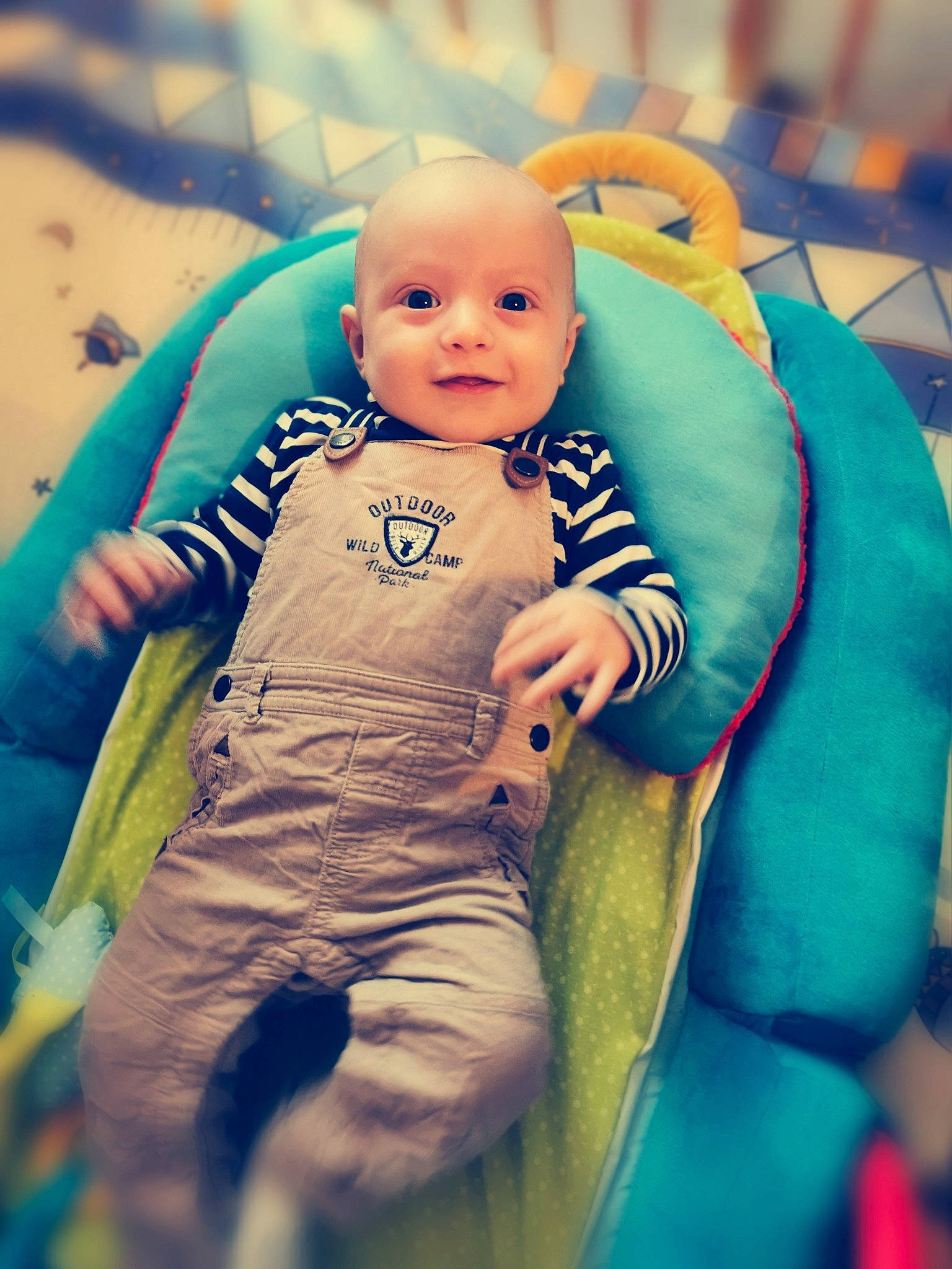 Nayl a rejoint le concours — aidez-le/la à gagner de superbes lots ! baby, baby_products, cheek, child, eye, face, green, head, iris, lip, nose, person, play, skin, toddler