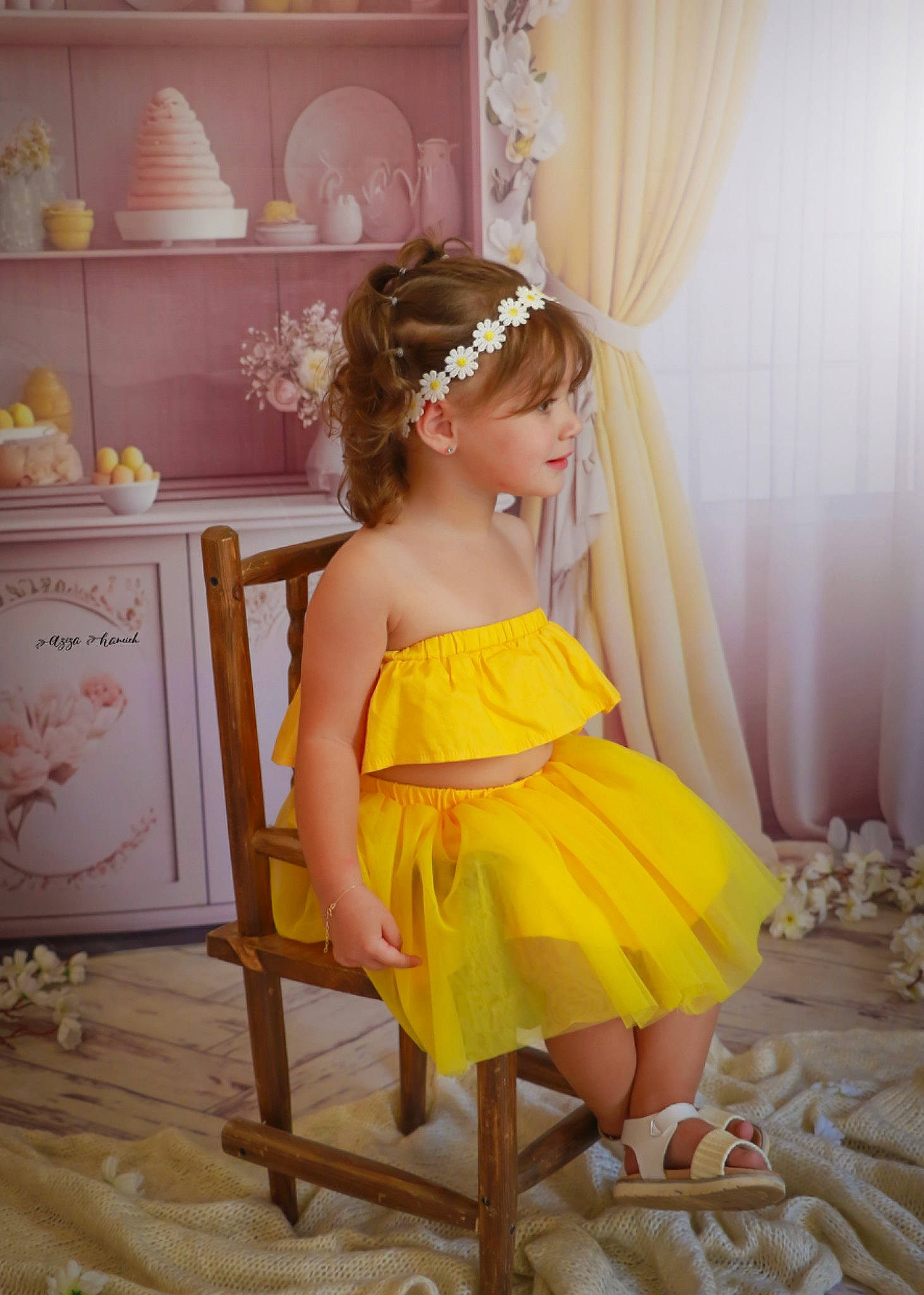 Céline participe au concours pour gagner de l'argent avec cette photo : baby_toddler_clothing, child, cocktail_dress, curtain, day_dress, dress, embellishment, event, fashion_accessory, fashion_design, flooring, happy, headpiece, human_leg, peach, person, pink, room, thigh, toddler