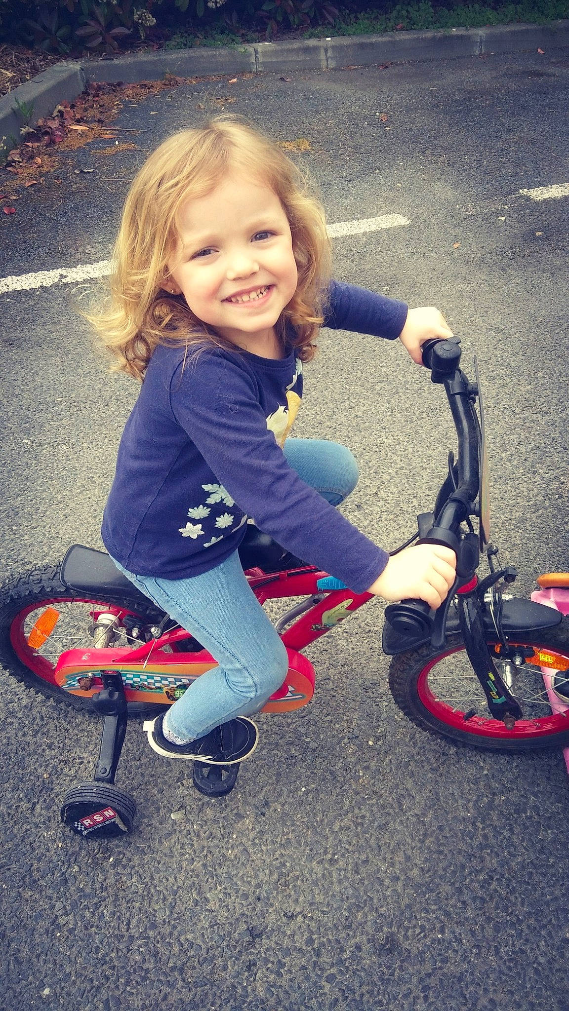 Alyssa Sophia participe au concours pour gagner de l'argent avec cette photo : bicycle, child, cool, footwear, fun, joy, person, play, recreation, smile, sports_equipment, toddler, vehicle, wheel