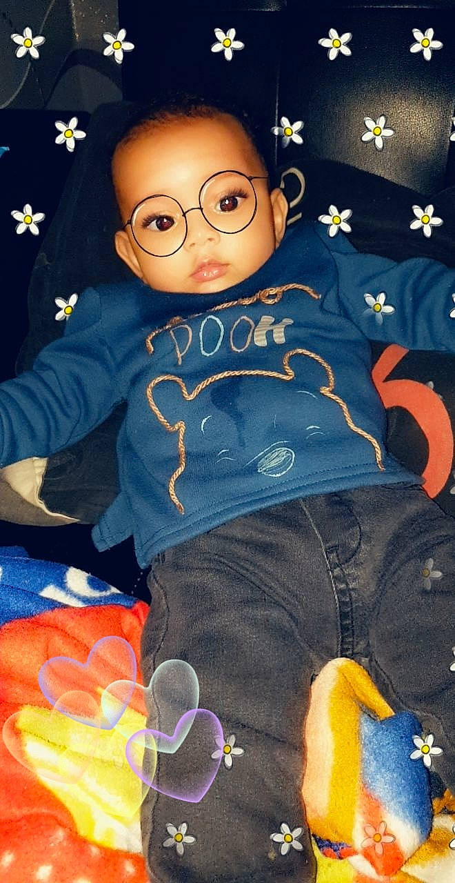 Lyano participe au concours pour gagner de l'argent avec cette photo : child, cool, person, smile, toddler