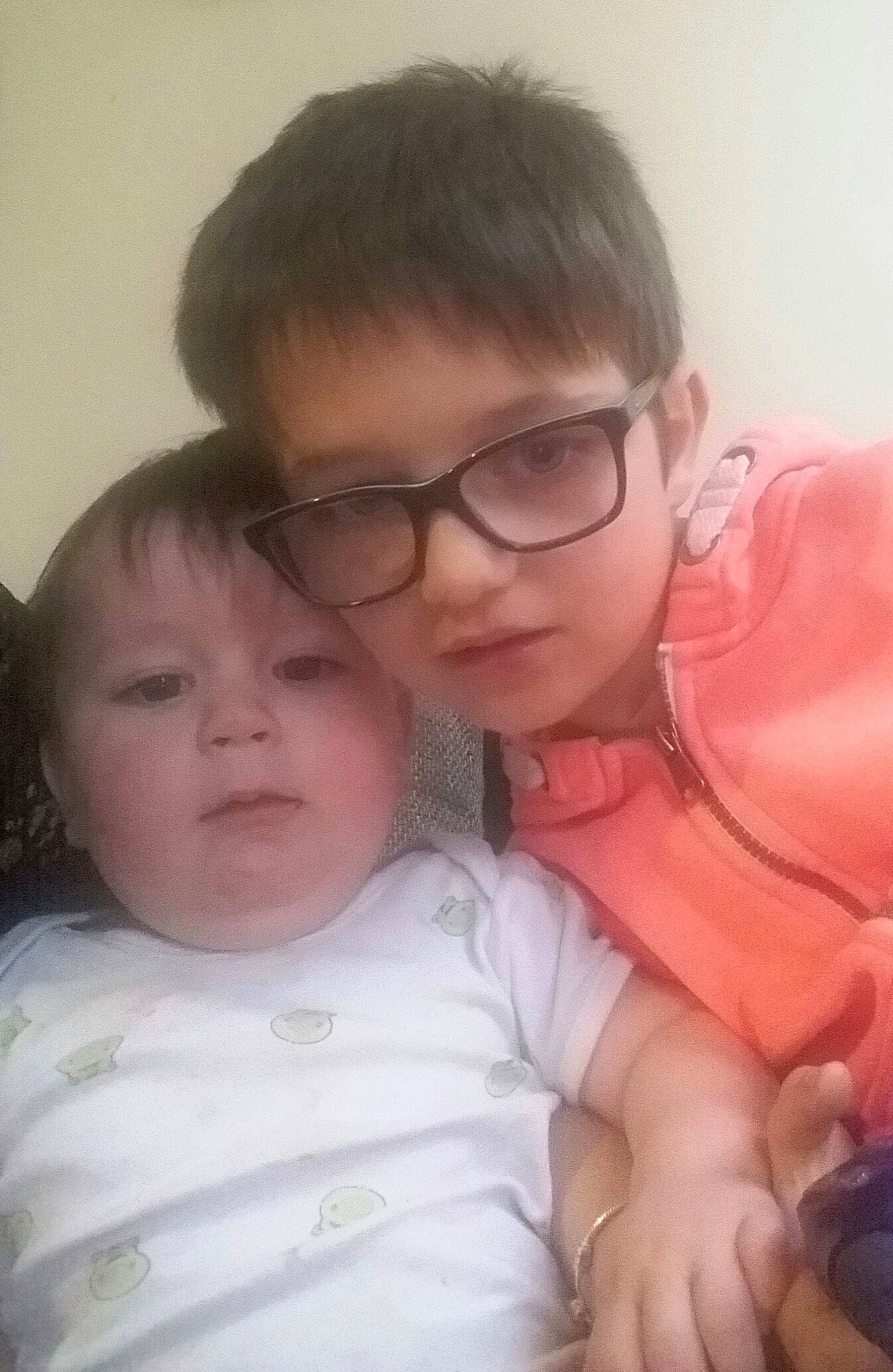 Nathan a rejoint le concours — aidez-le/la à gagner de superbes lots ! baby, beauty, cheek, child, eye, face, forehead, fun, glasses, happy, head, iris, lip, mother, nose, person, pink, skin, smile, snapshot