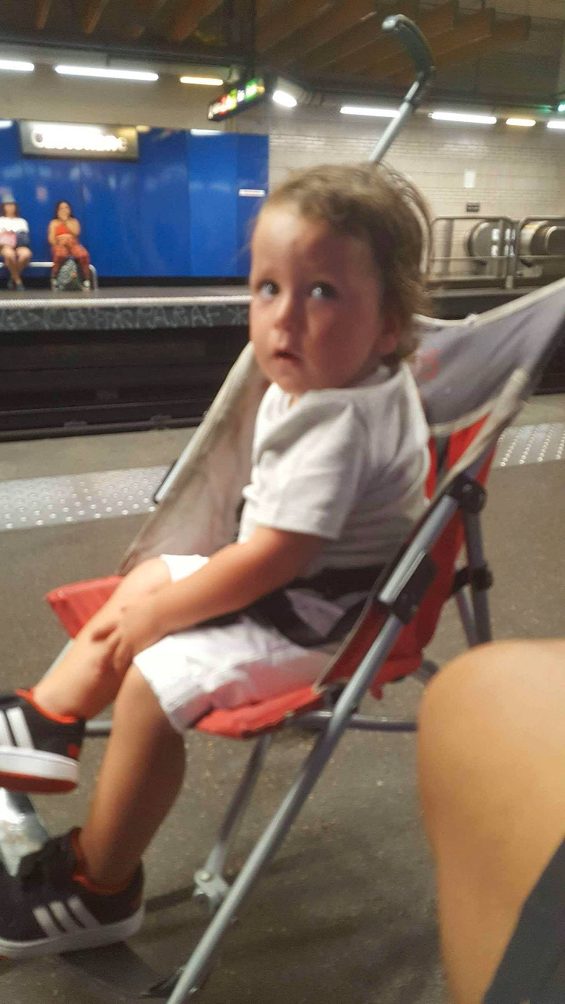 Mani a rejoint le concours — aidez-le/la à gagner de superbes lots ! arm, human_leg, lap, leg, leisure, person, product, sitting, thigh