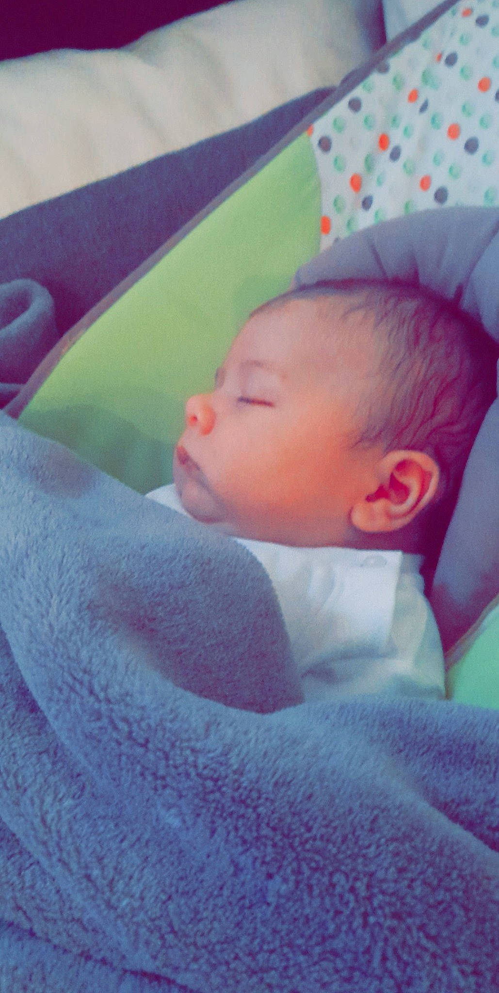 Maël participe au concours pour gagner de l'argent avec cette photo : baby, baby_products, baby_sleeping, baby_toddler_clothing, bedtime, cheek, child, comfort, ear, human, infant_bed, linens, lip, nap, person, skin, sleep, textile, toddler