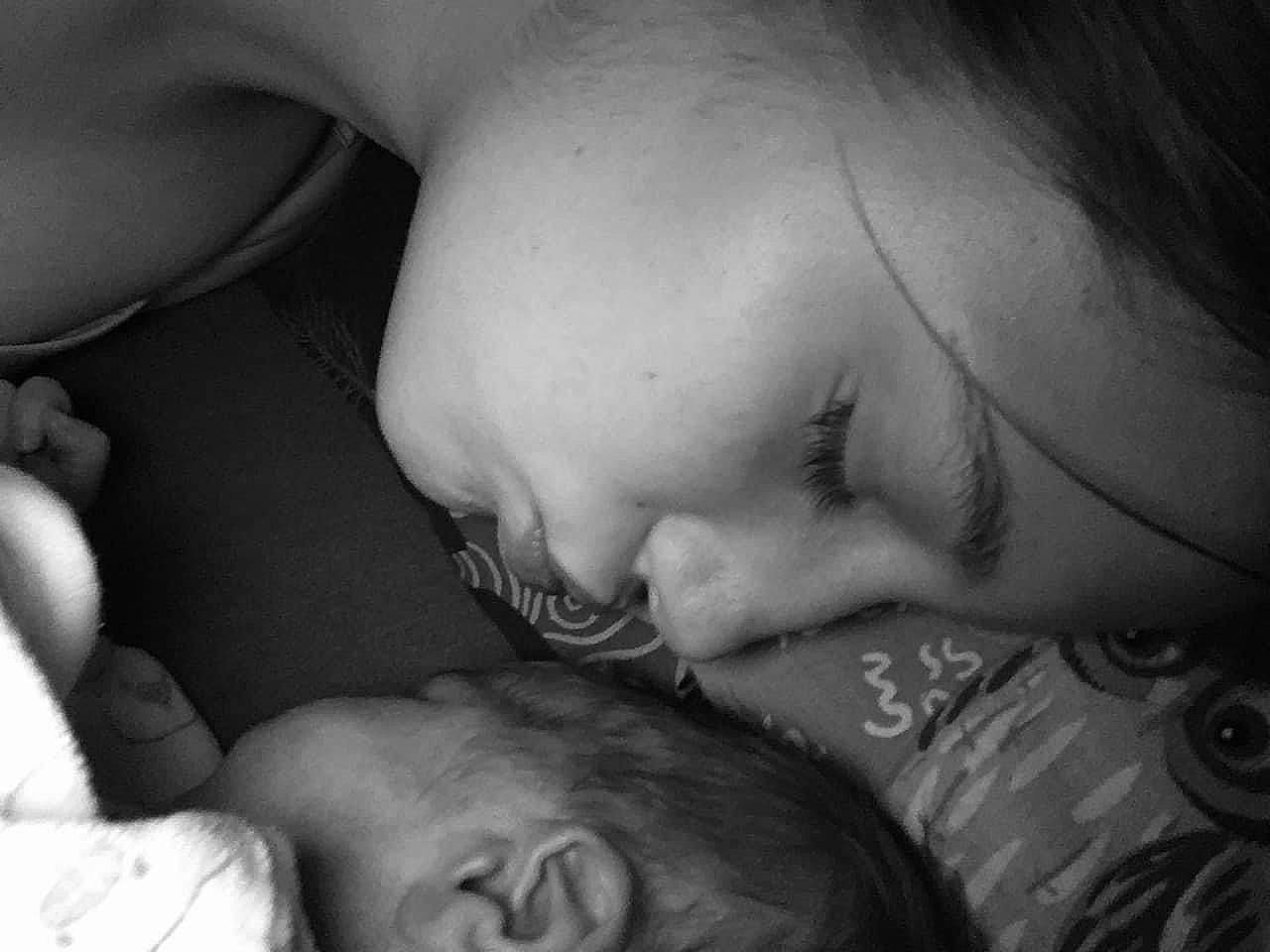 James-lee a rejoint le concours — aidez-le/la à gagner de superbes lots ! arm, black, cheek, comfort, ear, eyebrow, eyelash, facial_expression, forehead, hand, happy, human, lip, mouth, muscle, neck, nose, organ, person, photograph