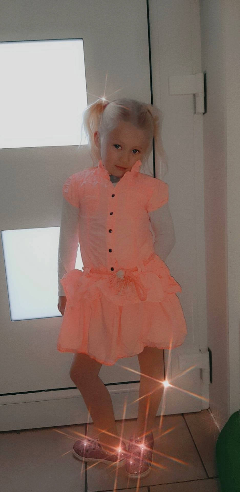 Catalya a rejoint le concours — aidez-le/la à gagner de superbes lots ! child, clothing, costume, dress, joint, outerwear, peach, person, pink, ruffle, shoe, shoulder, skin, sleeve, standing, toddler