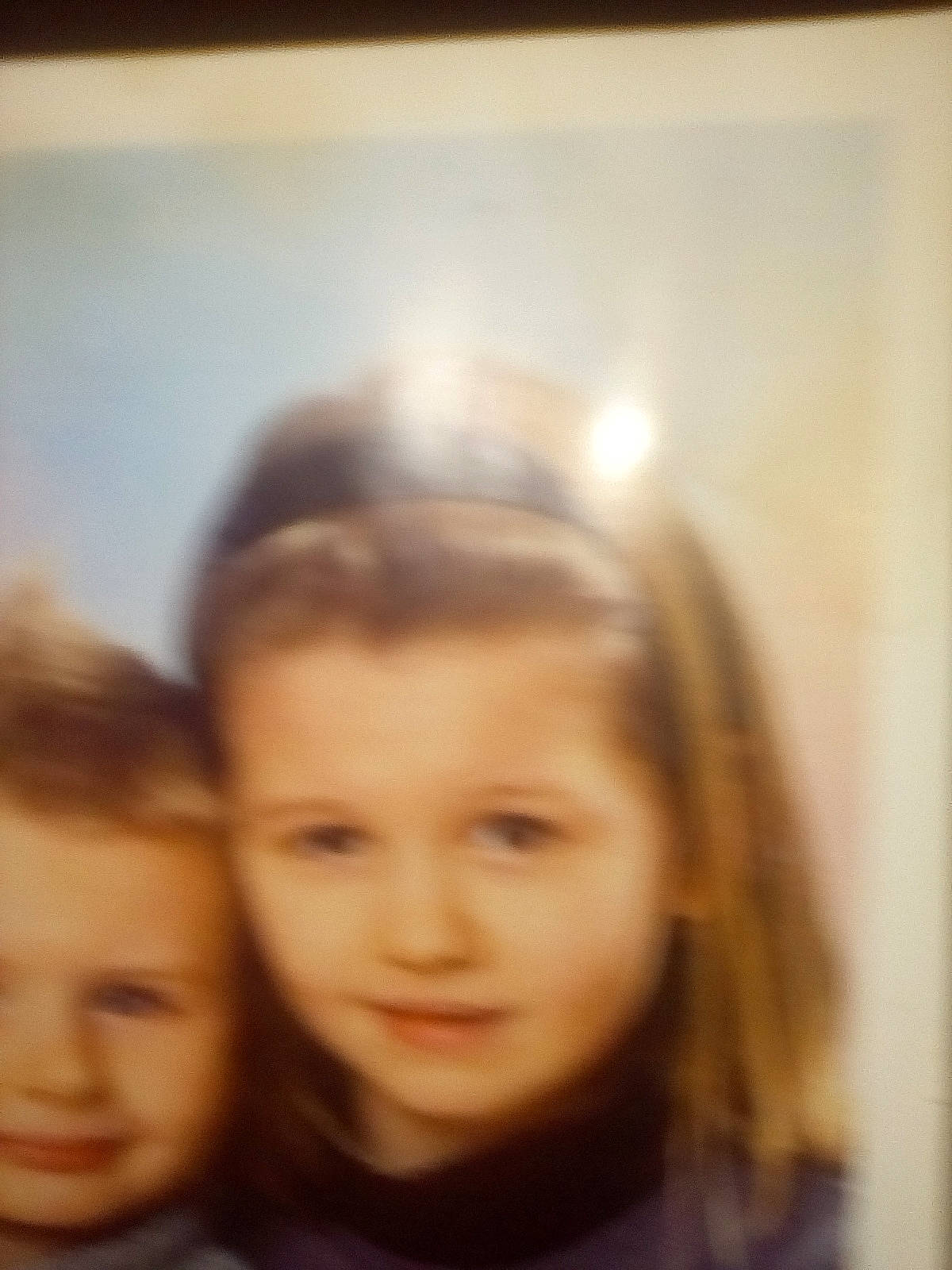 Ophélie participe au concours pour gagner de l'argent avec cette photo : blurred, cheek, child, chin, ear, eyebrow, face, forehead, fun, hair, head, nose, person, photography, portrait, skin, smile, snapshot