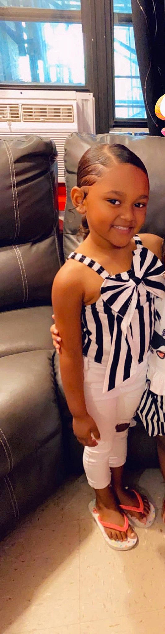 Samiya is registered to the contest to win money with this photo: arm, black_hair, child, child_model, ear, finger, hair, hairstyle, joy, leg, neck, person, style, thigh, thumb, toddler