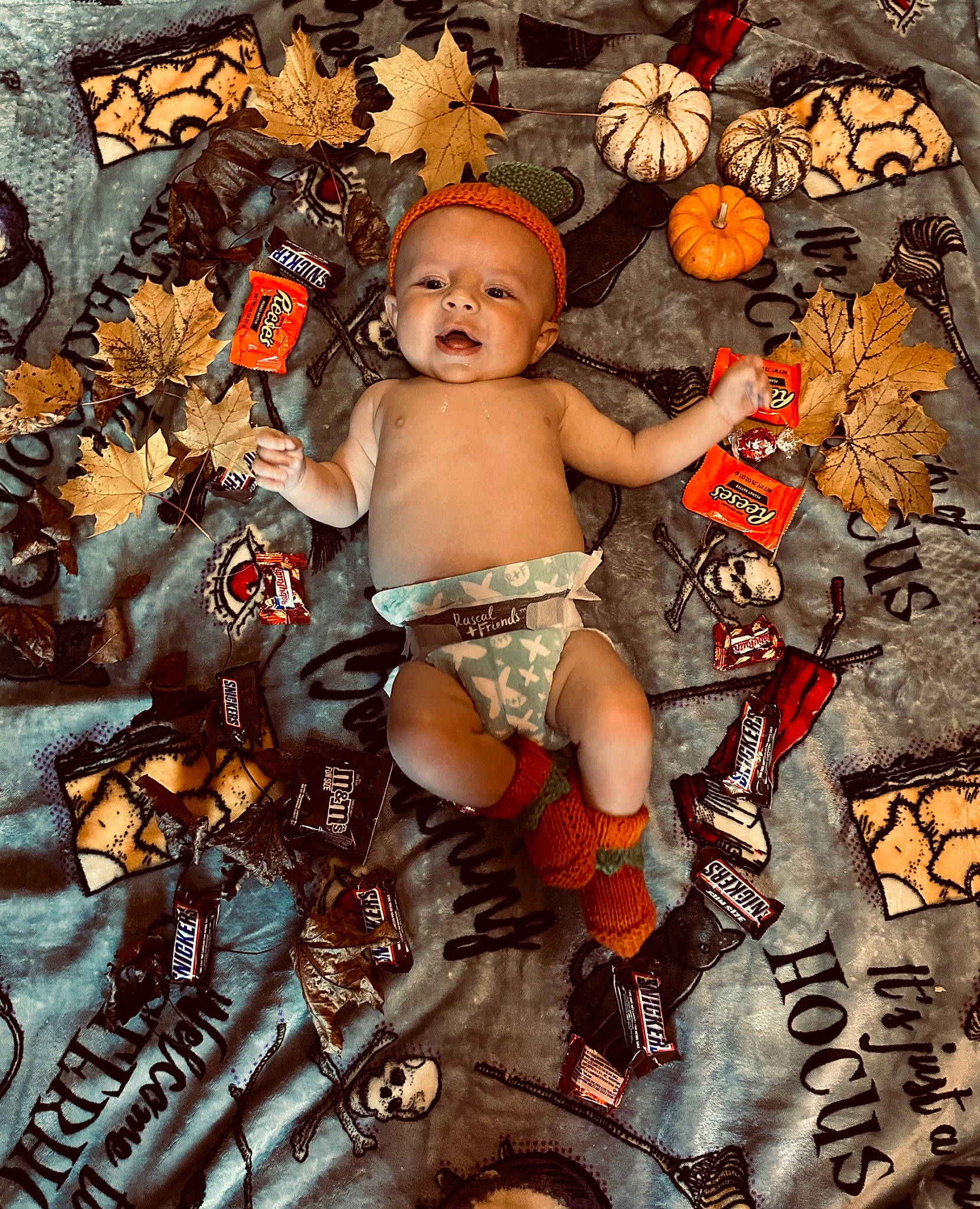Oliver is registered to the contest to win money with this photo: abdomen, art, baby, baby_toddler_clothing, brown, chest, child, fashion_accessory, fiction, fictional_character, flash_photography, font, happy, illustration, orange, pattern, people_in_nature, person, photomontage, toddler