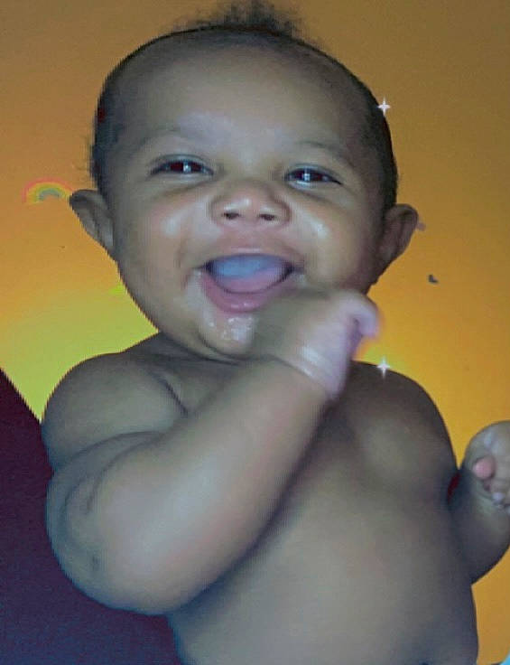 Jaxsyn is registered to the contest to win money with this photo: arm, cheek, chin, ear, eyebrow, facial_expression, flash_photography, forehead, hand, human_body, jaw, joint, lip, mouth, neck, nose, person, shoulder, skin, smile