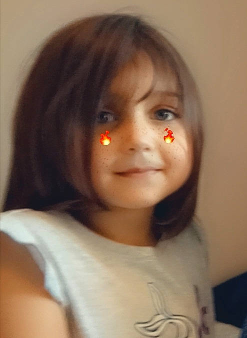 Harmoney is registered to the contest to win money with this photo: bangs, brown_hair, cheek, child, chin, eye, eyebrow, face, forehead, hair, hairstyle, head, iris, jaw, joy, lip, mouth, nose, person, photography