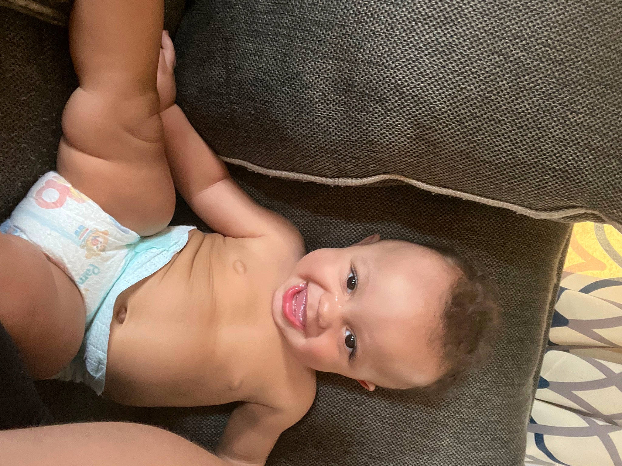 Armaní is registered to the contest to win money with this photo: abdomen, black_hair, chest, comfort, finger, flash_photography, human_body, human_leg, joint, knee, leg, muscle, navel, neck, person, stomach, swimsuit_bottom, thigh, trunk, undergarment