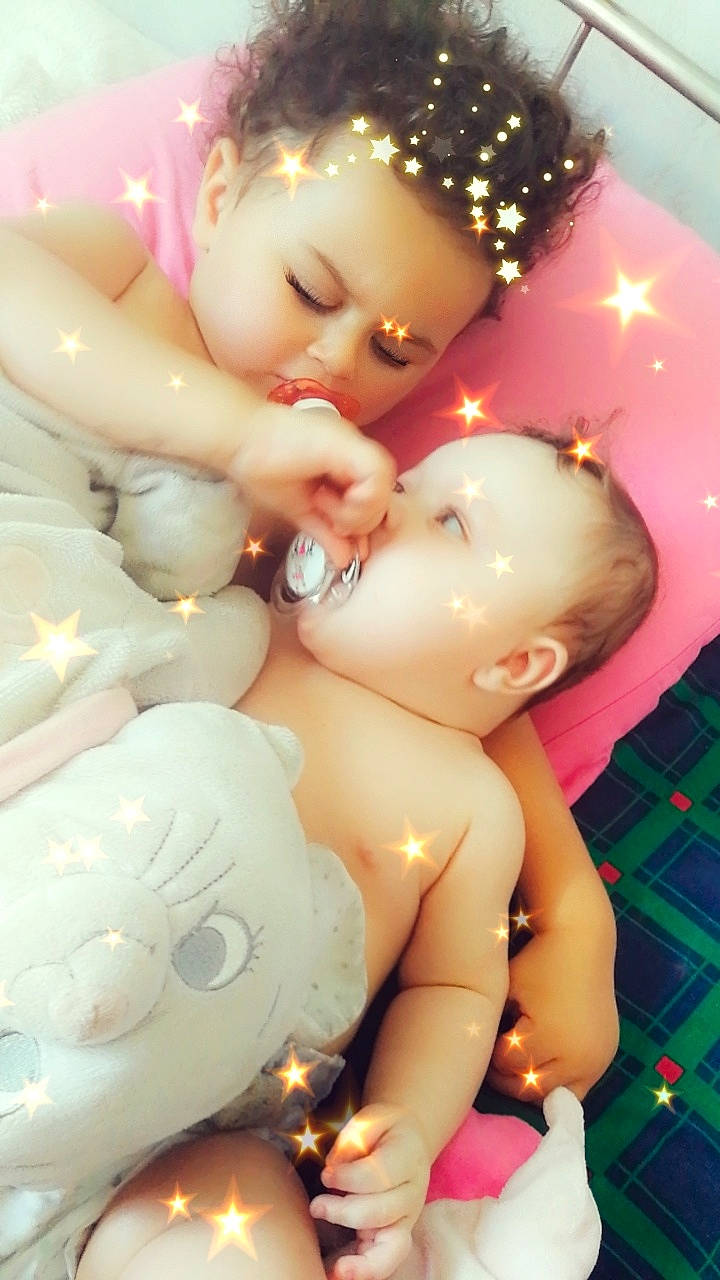 Rayna a rejoint le concours — aidez-le/la à gagner de superbes lots ! beauty, cheek, chest, doll, eyelash, facial_expression, finger, gesture, hand, happy, head, human_body, joint, lip, ornament, person, pink, skin, toy, trunk