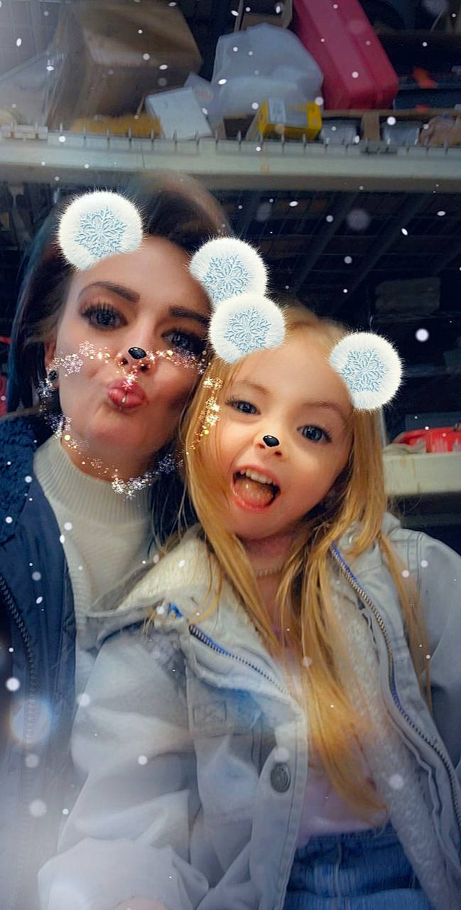 Chevy is registered to the contest to win money with this photo: cap, cool, earrings, event, eyelash, fashion_accessory, fashion_design, freezing, fun, fur, gesture, happy, headgear, headpiece, headwear, jewellery, leisure, lip, person, smile