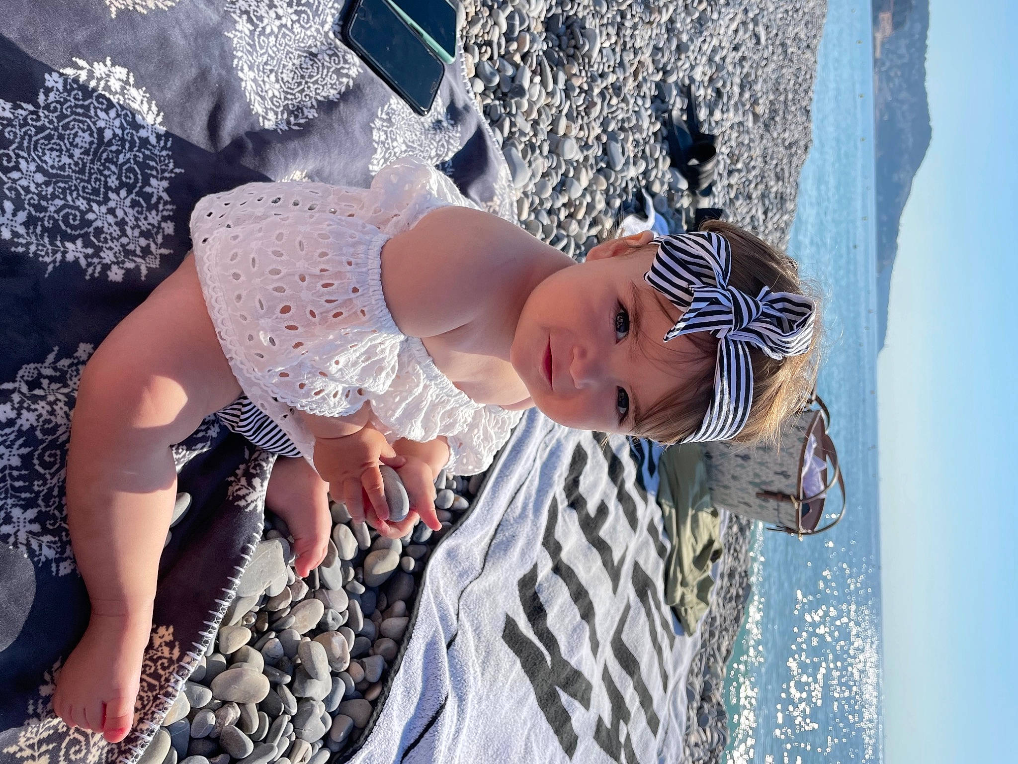 Anastasia a rejoint le concours — aidez-le/la à gagner de superbes lots ! azure, beach, blue, cool, dress, fun, happy, hat, headwear, human_body, leg, people_in_nature, person, plant, shorts, sky, sunglasses, sunlight, thigh, tree